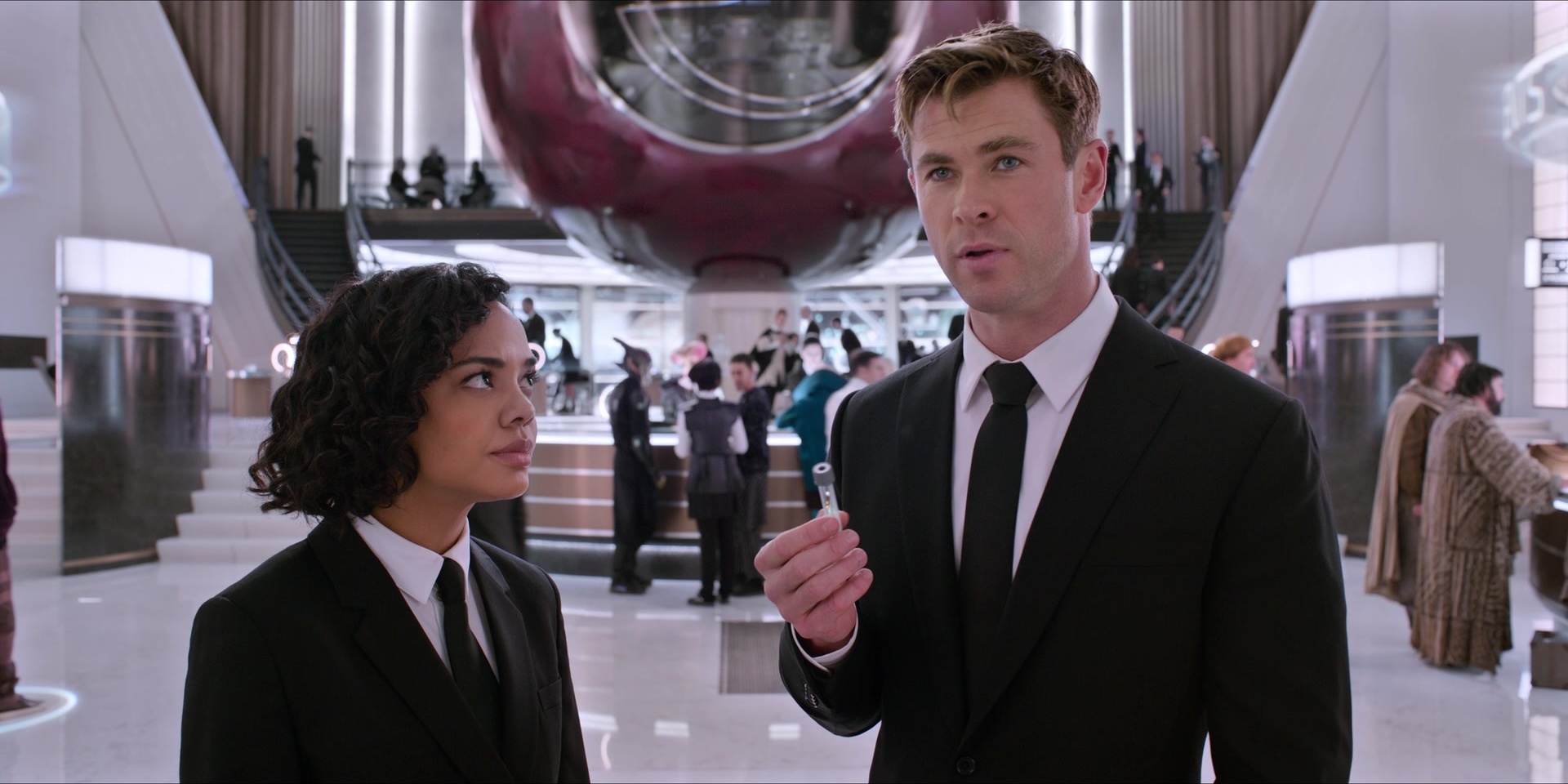 Men in Black International (2019), wide, 2.00:1 — film still