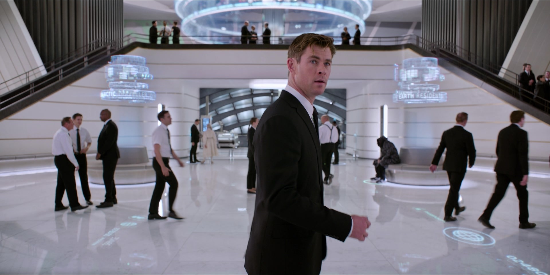 Men in Black International (2019), wide, 2.00:1 — film still