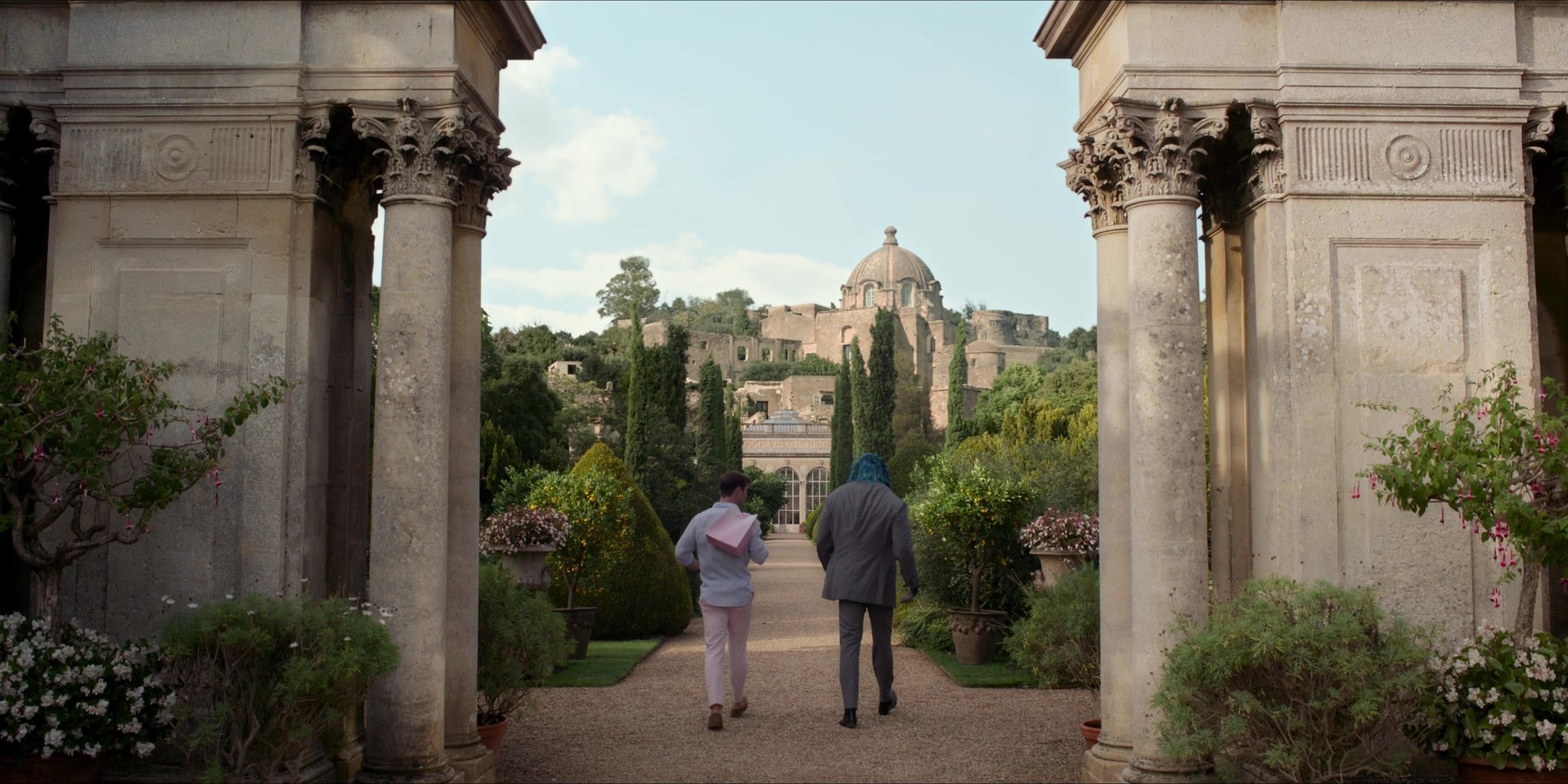 Men in Black International (2019), wide, 2.00:1 — film still