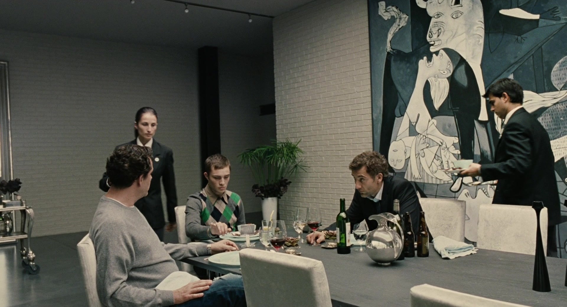 Children of Men (2006), wide, 1.85:1 — film still