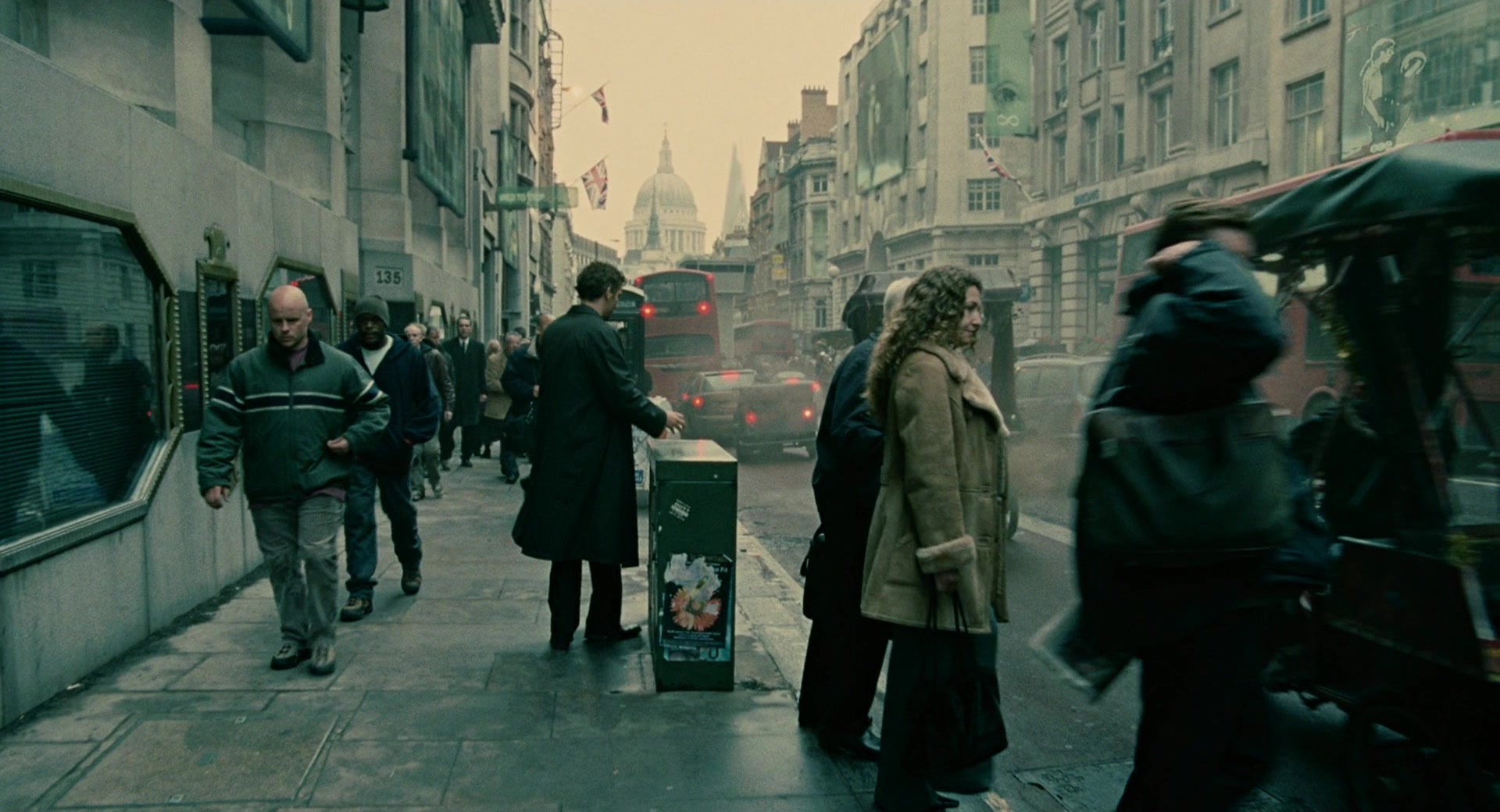 Children of Men (2006), wide, 1.85:1 — film still