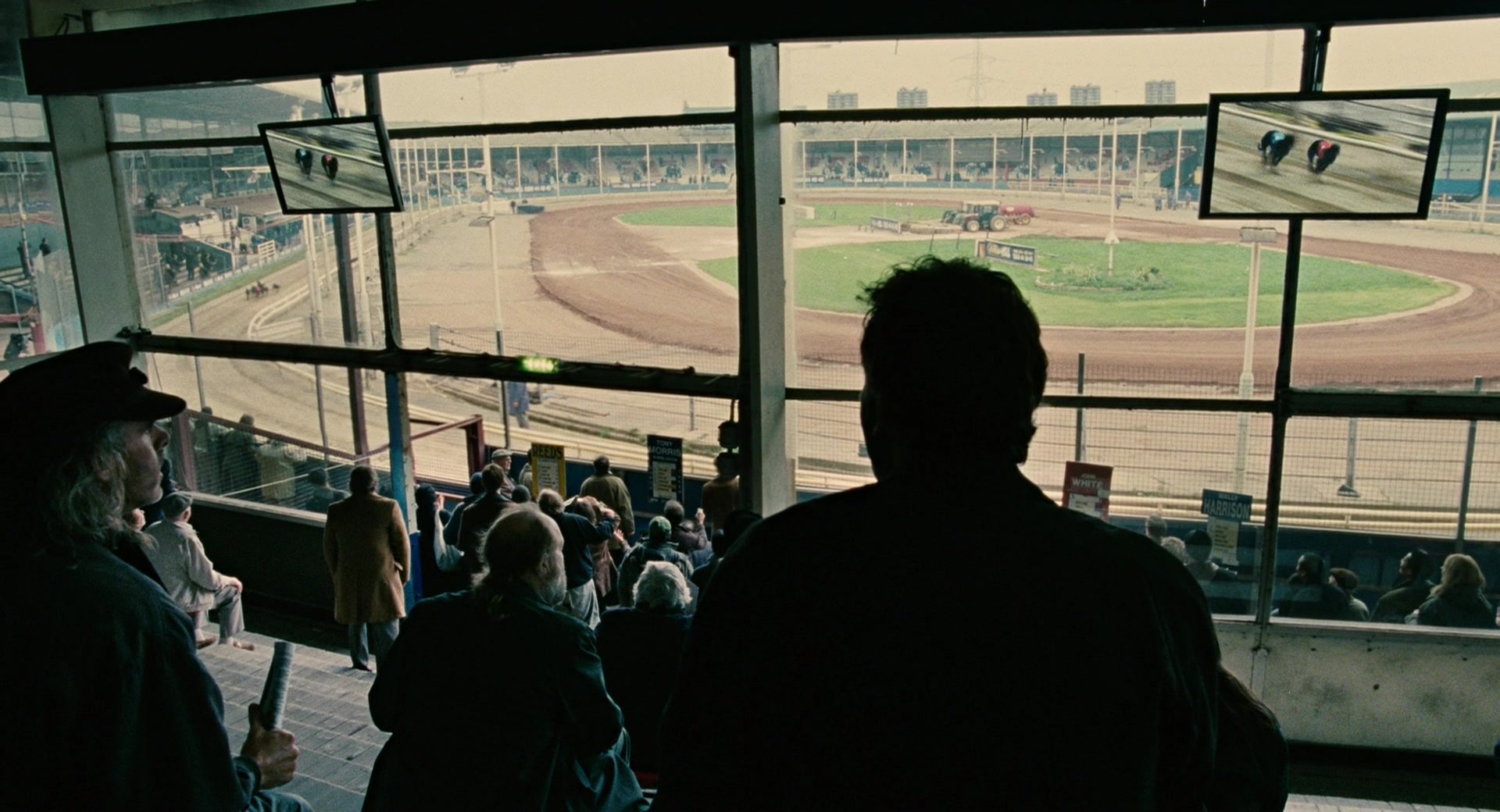 Children of Men (2006), wide, 1.85:1 — film still