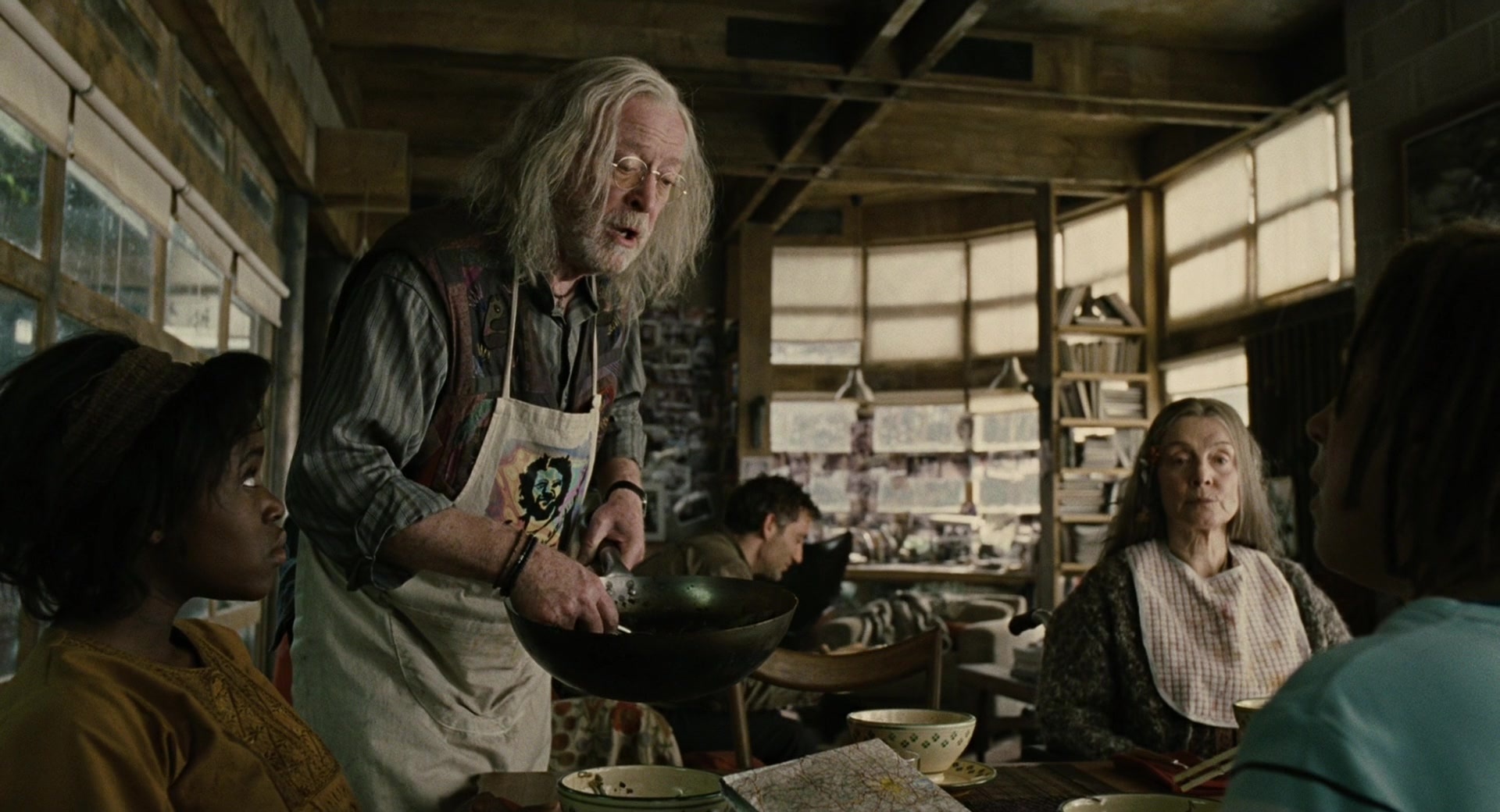 Children of Men (2006), wide, 1.85:1 — film still