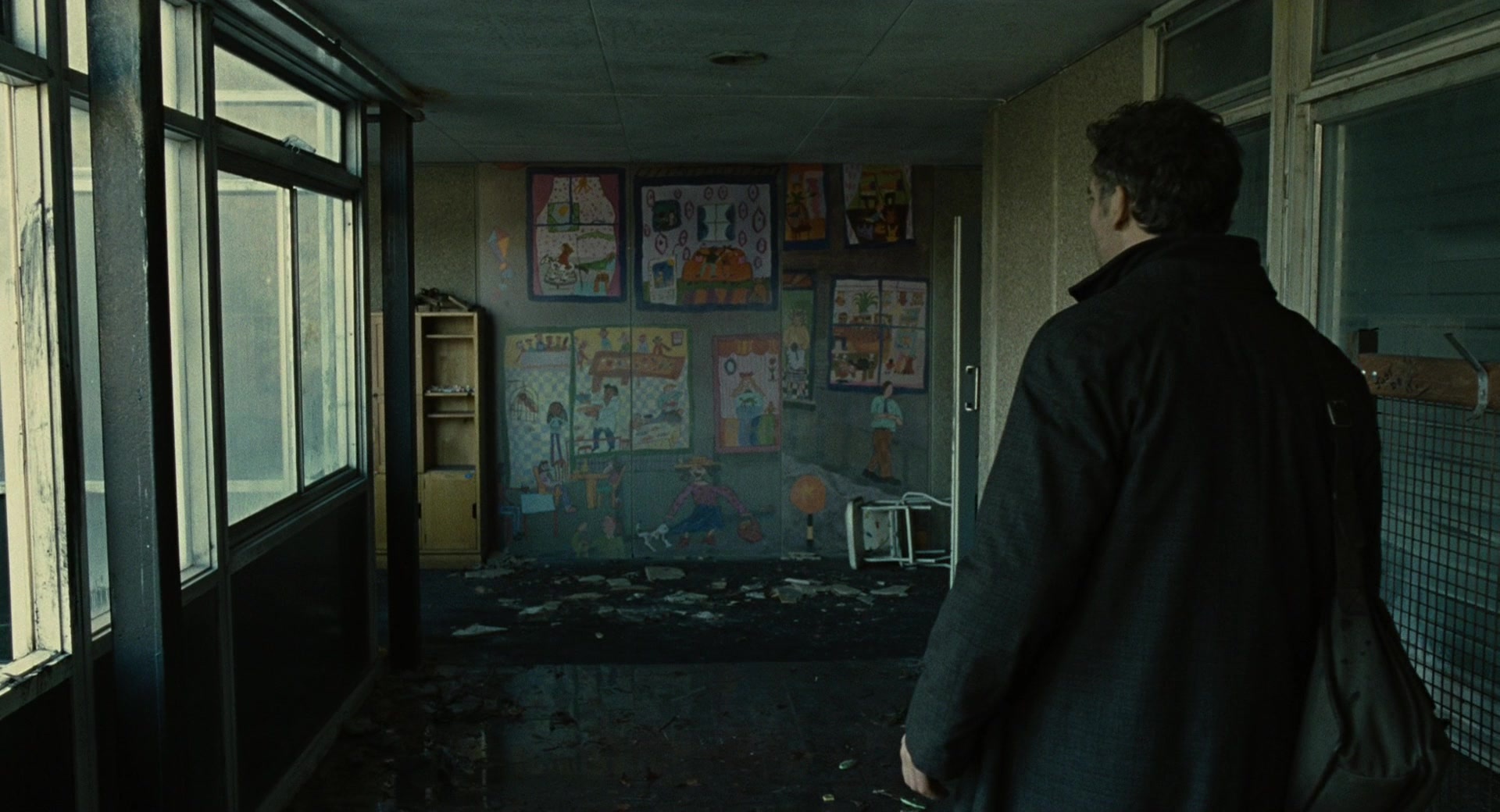 Children of Men (2006), wide, 1.85:1 — film still
