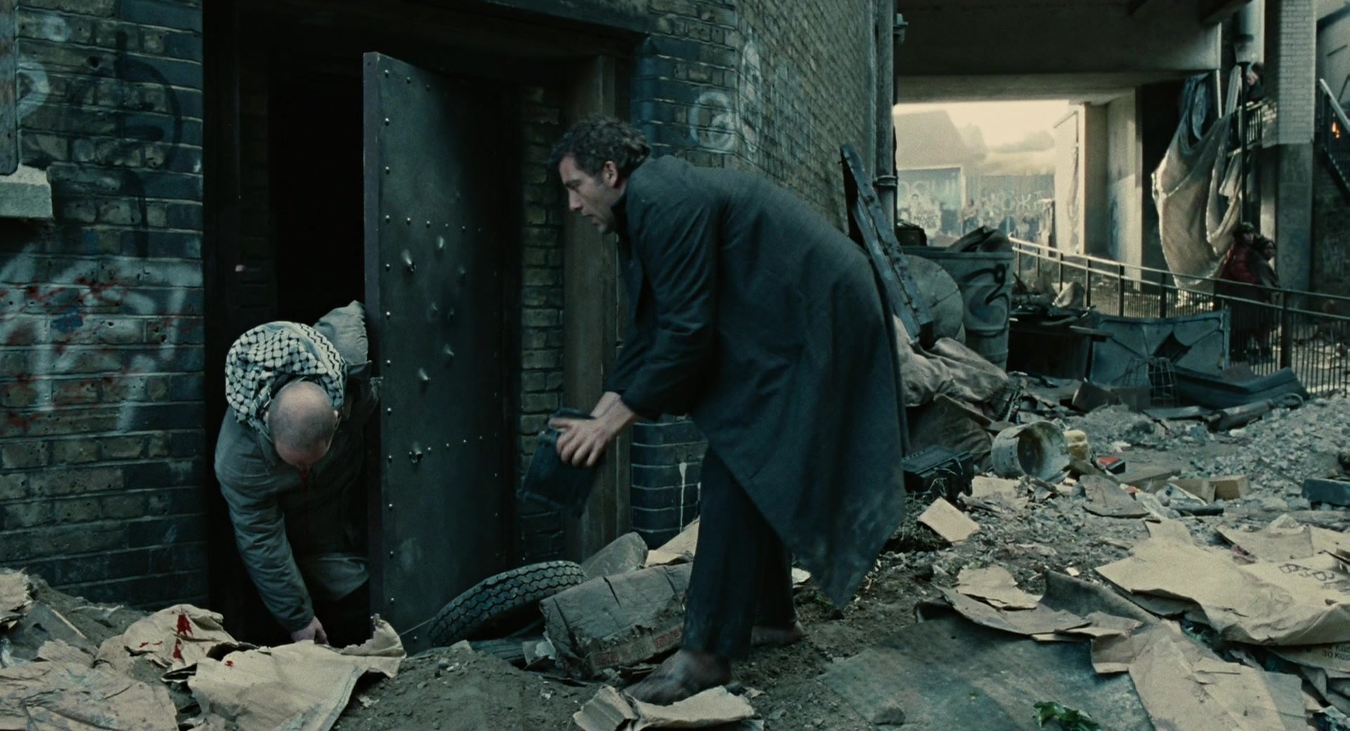 Children of Men (2006), wide, 1.85:1 — film still