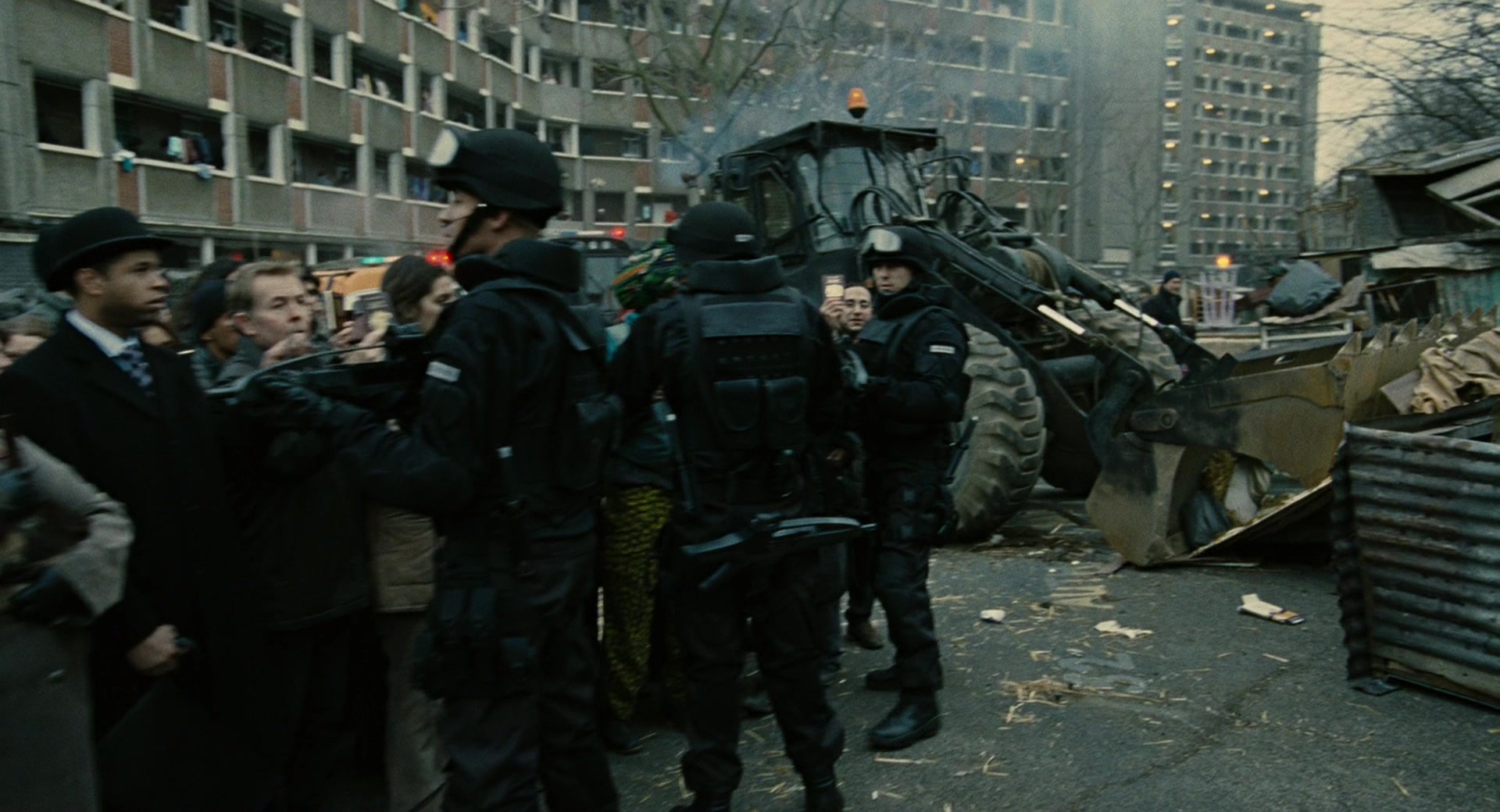 Children of Men (2006), wide, 1.85:1 — film still