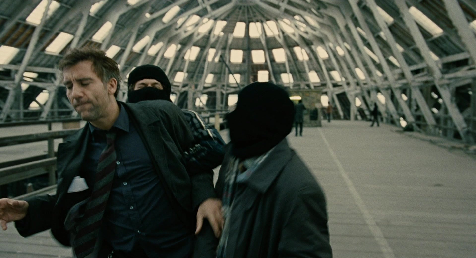 Children of Men (2006), wide, 1.85:1 — film still