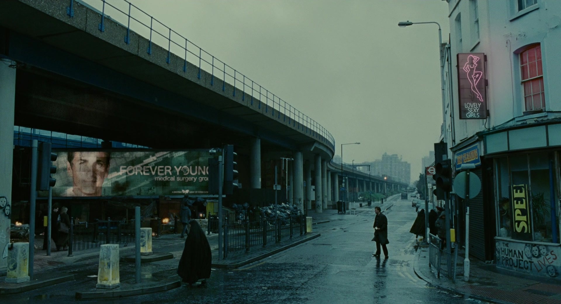 Children of Men (2006), wide, 1.85:1 — film still