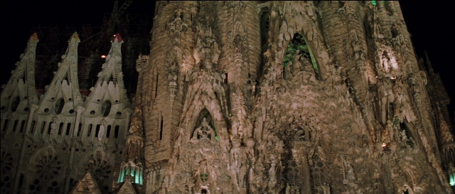 Wide shot frame from Todo sobre mi madre — action, show, look
