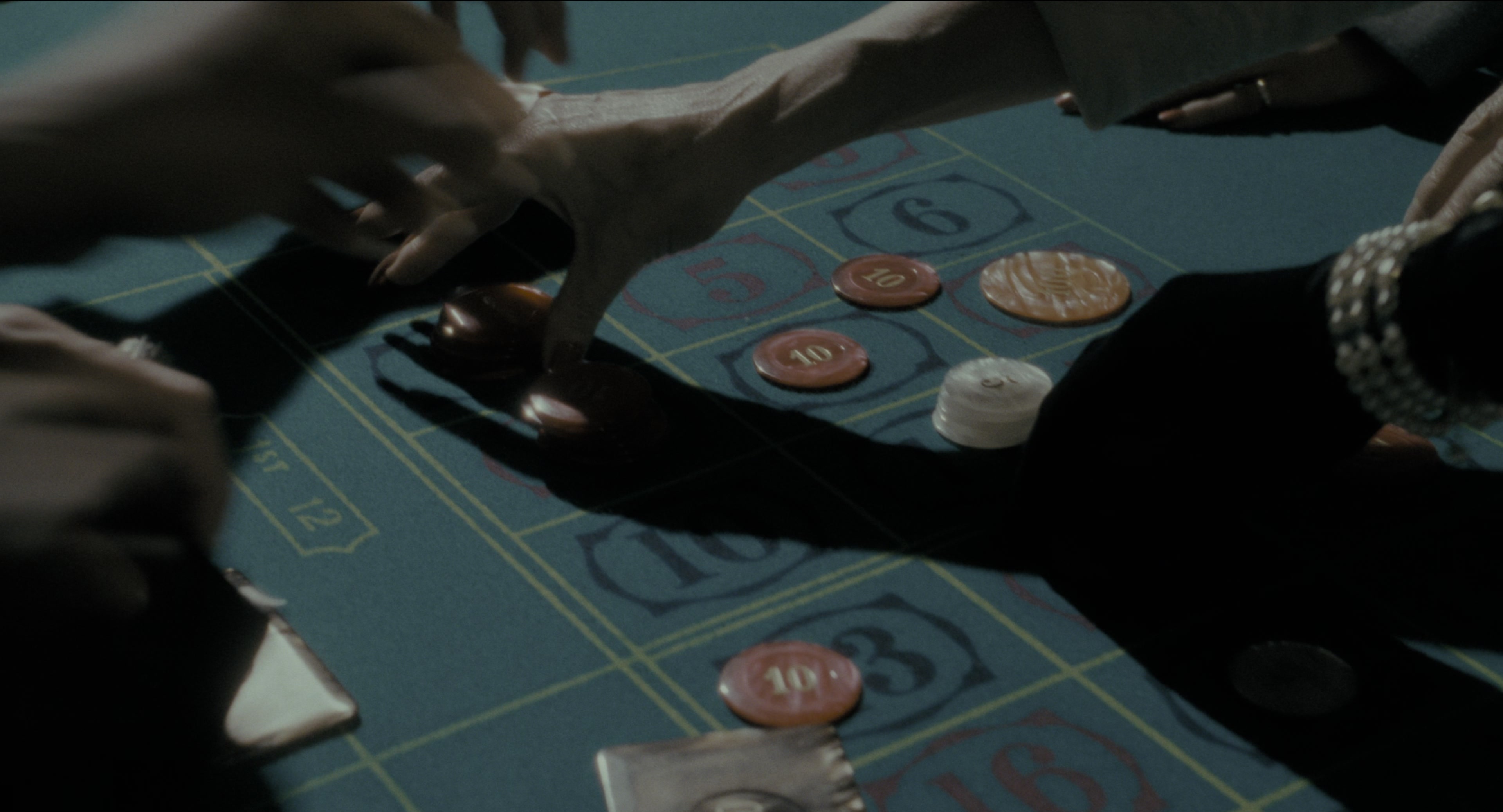 Batman (1989), wide, 1.85:1 — film still