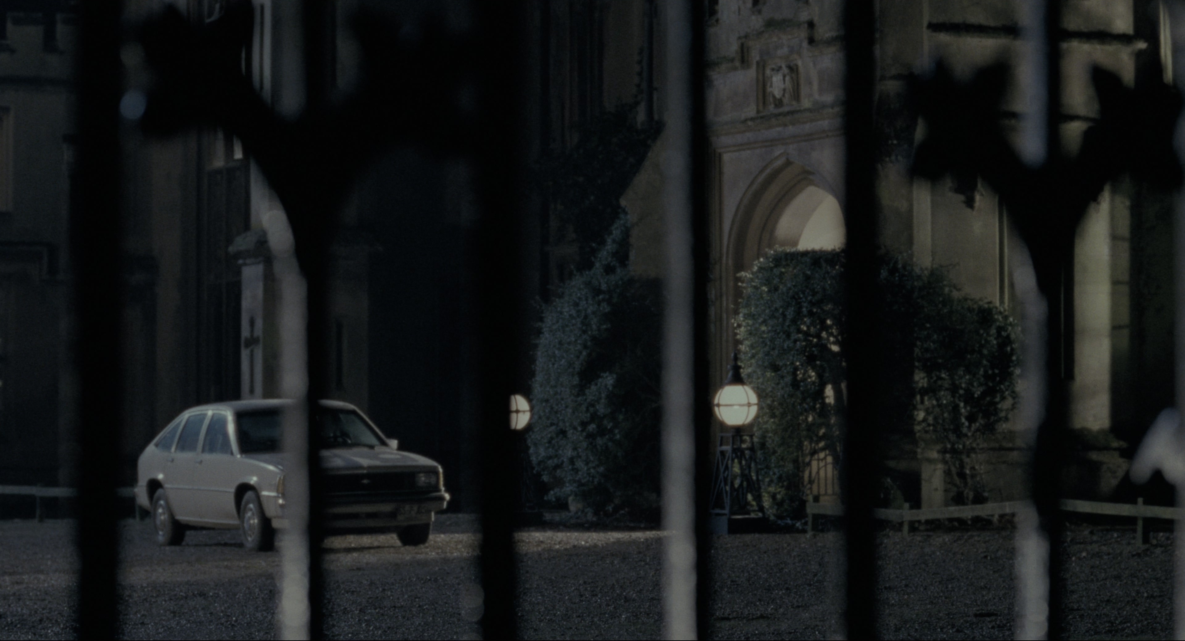 Batman (1989), wide, 1.85:1 — film still