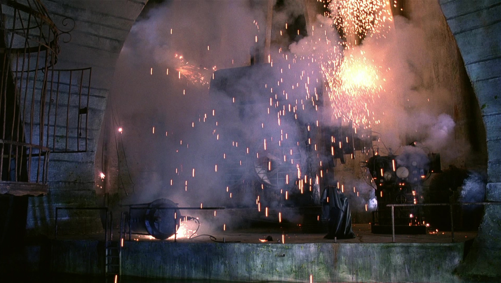 Batman Returns (1992), wide, 1.77:1 — film still