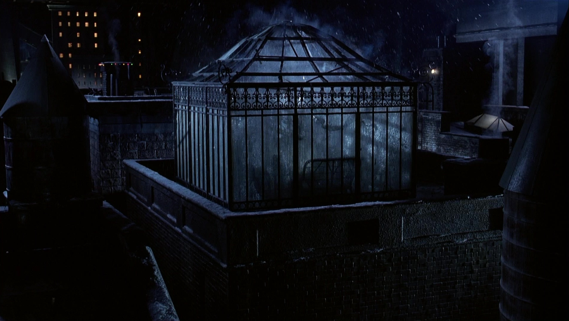 Batman Returns (1992), wide, 1.77:1 — film still
