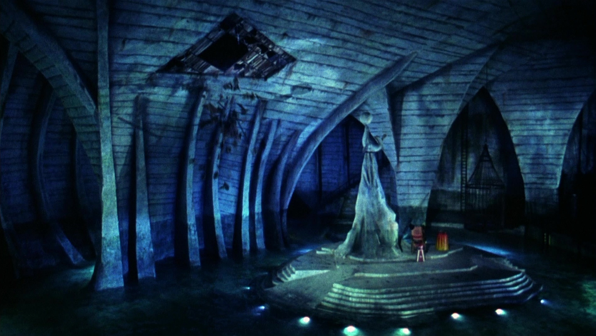 Batman Returns (1992), wide, 1.77:1 — film still