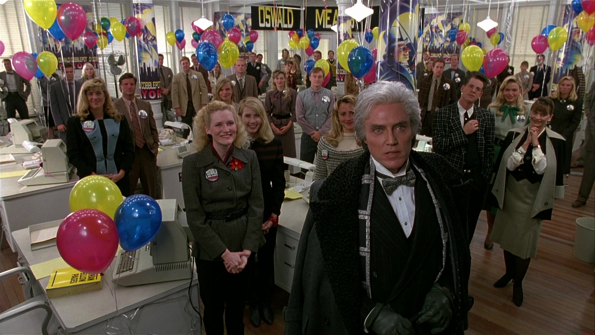 Batman Returns (1992), wide, 1.77:1 — film still
