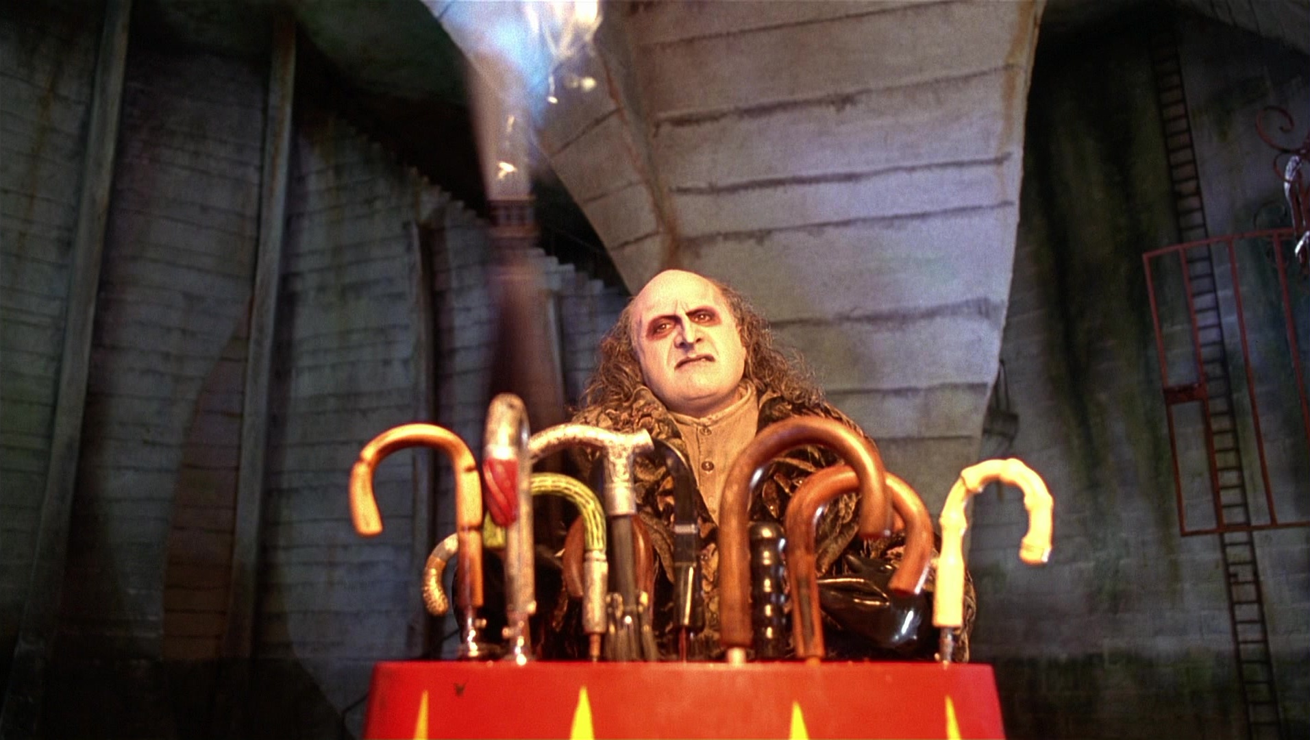 Batman Returns (1992), wide, 1.77:1 — film still