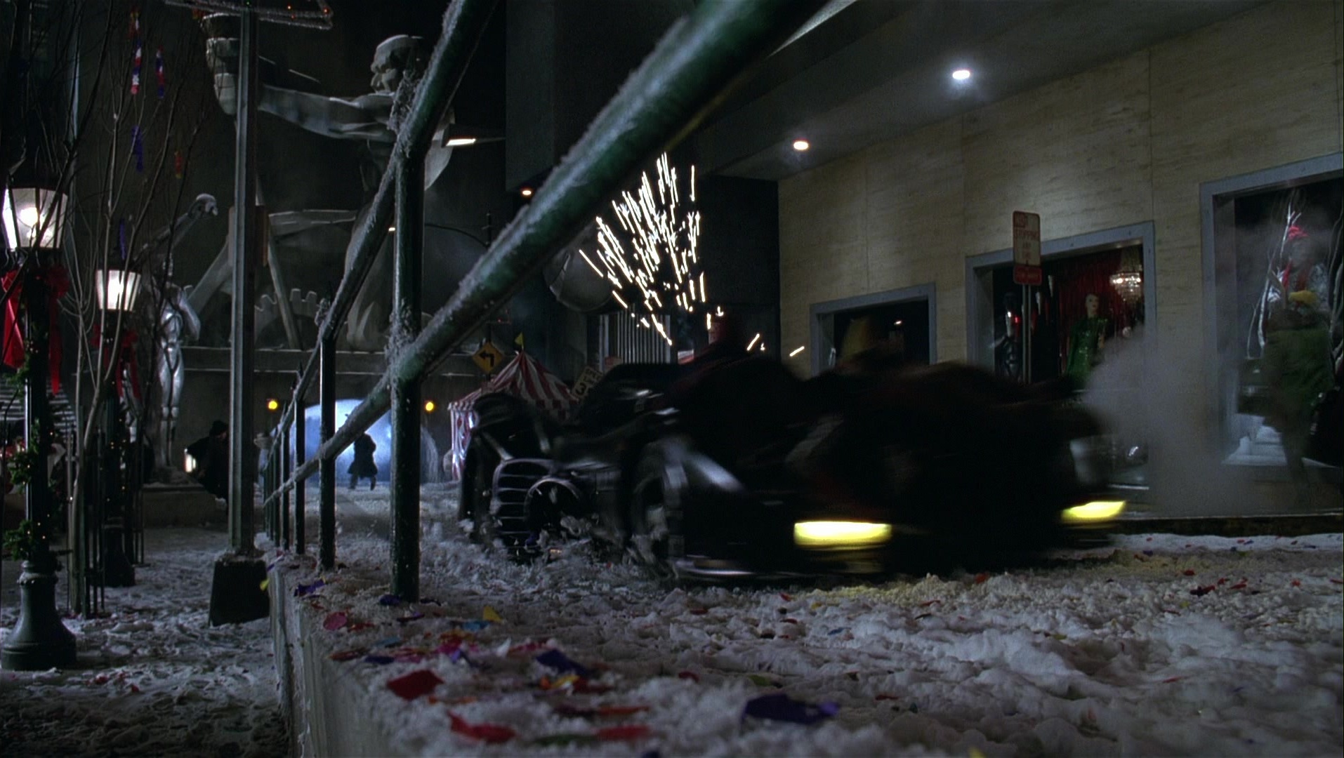 Batman Returns (1992), wide, 1.77:1 — film still