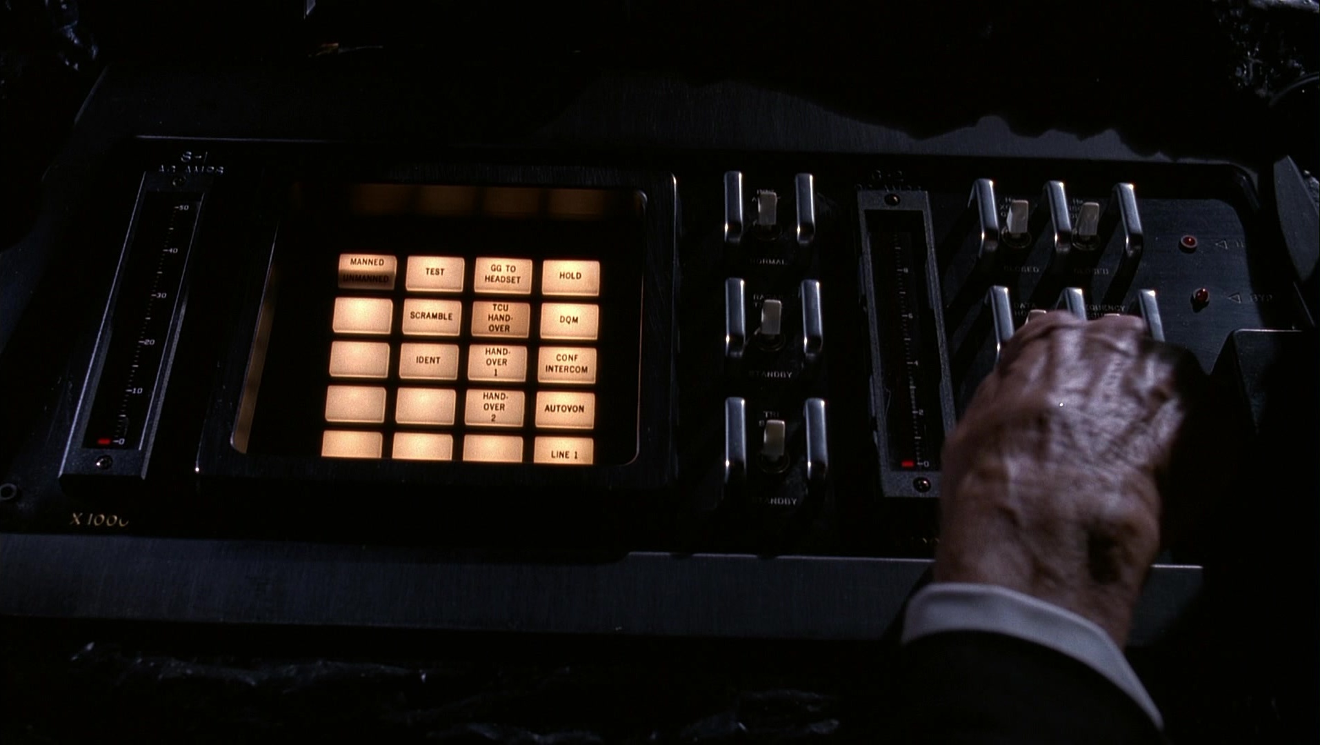 Batman Returns (1992), wide, 1.77:1 — film still