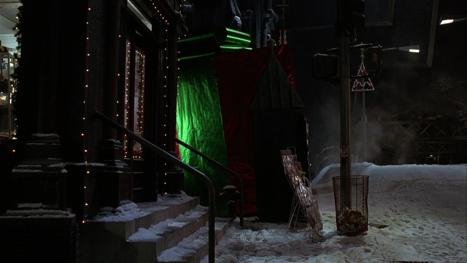 Batman Returns (1992), unknown, 1.77:1 — film still