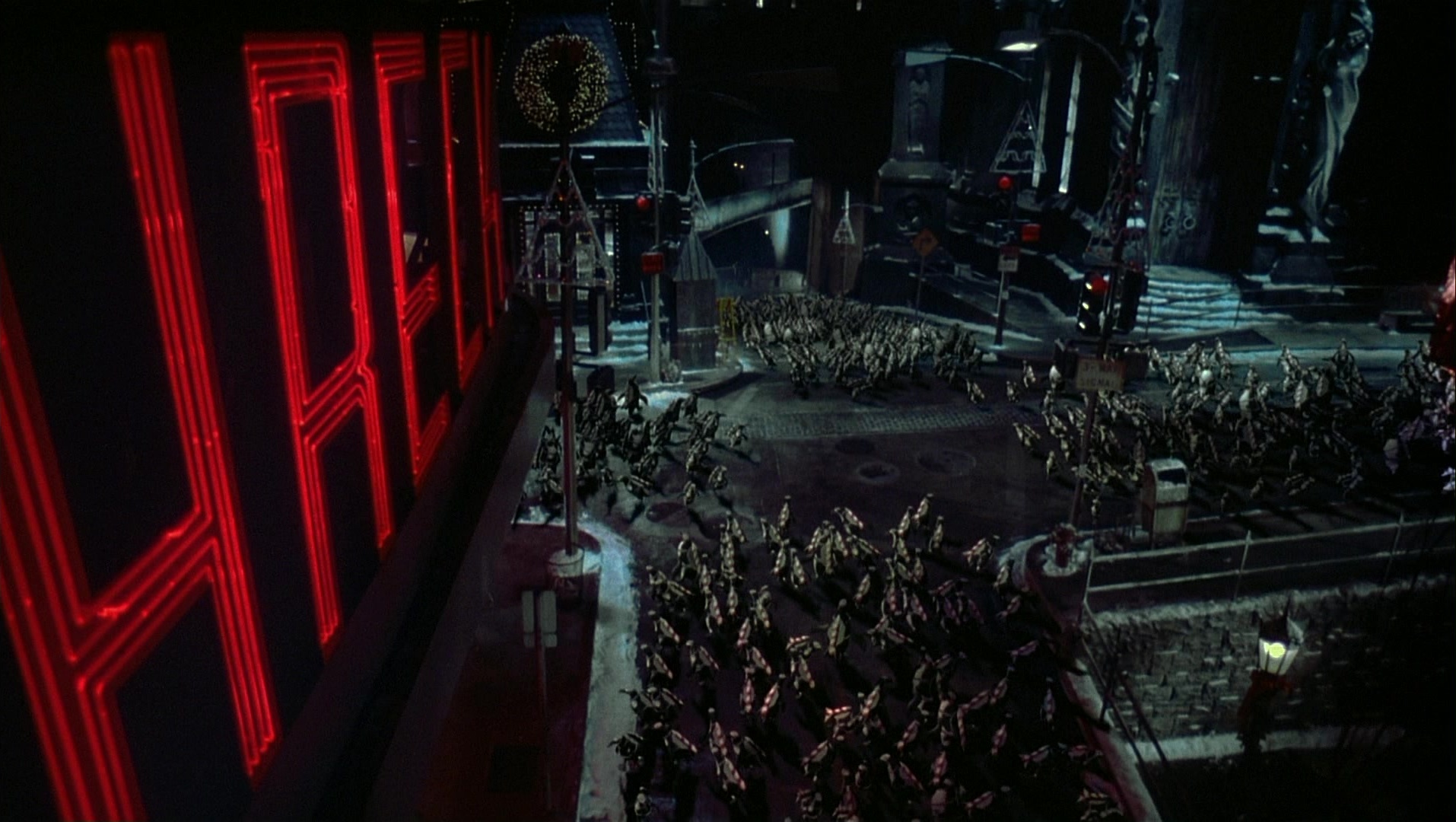 Batman Returns (1992), wide, 1.77:1 — film still
