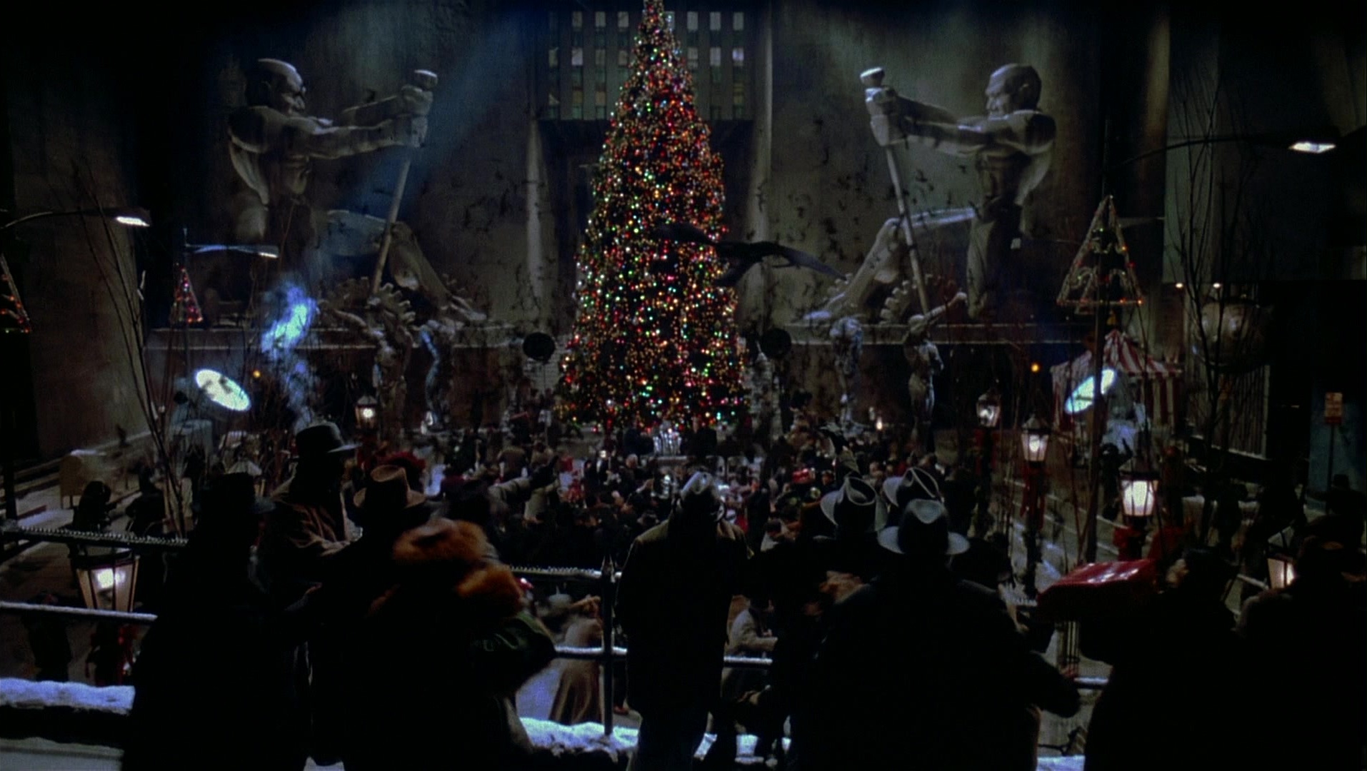 Batman Returns (1992), wide, 1.77:1 — film still