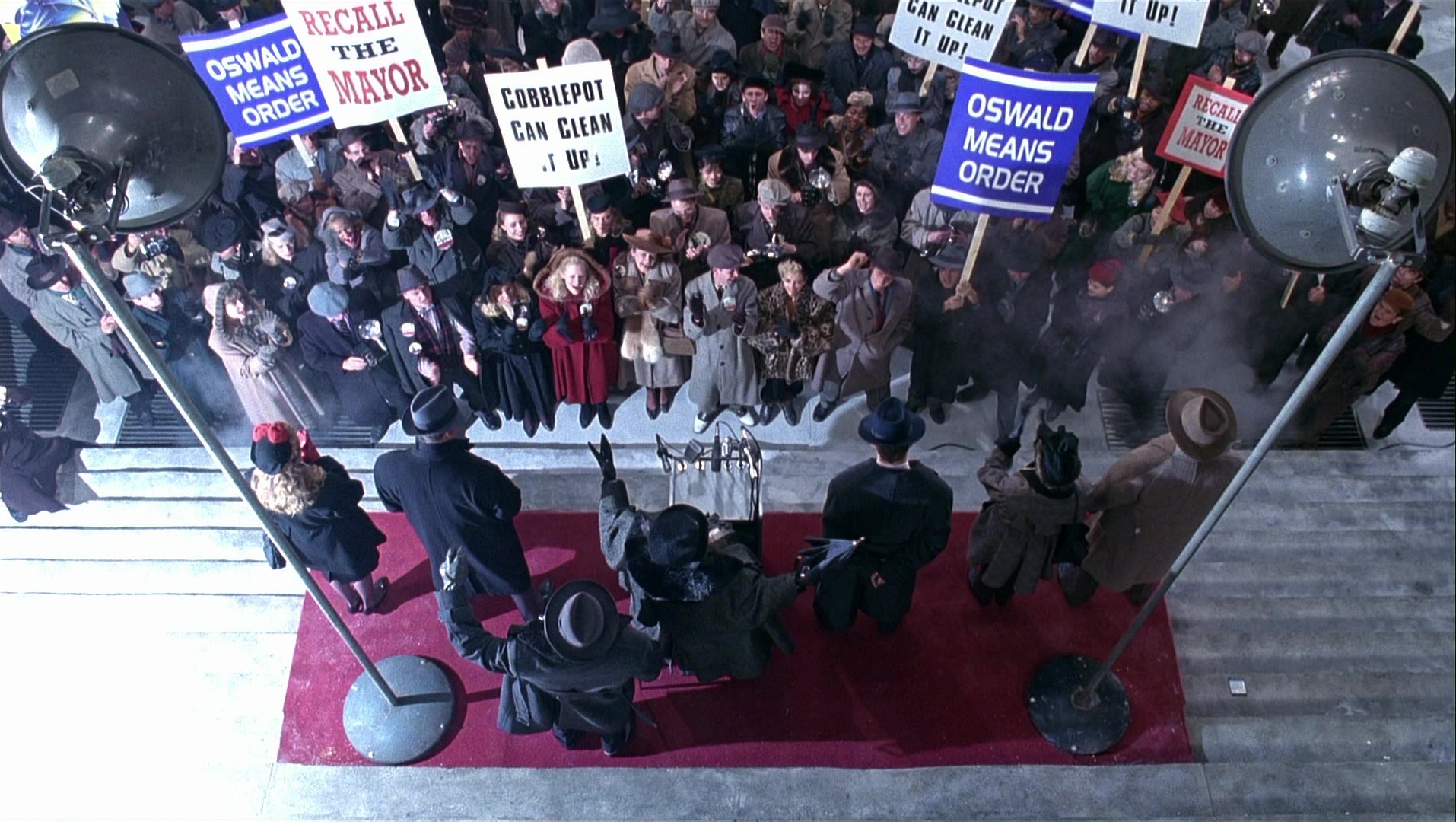 Batman Returns (1992), wide, 1.77:1 — film still