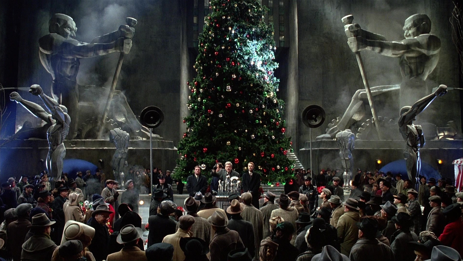 Batman Returns (1992), wide, 1.77:1 — film still