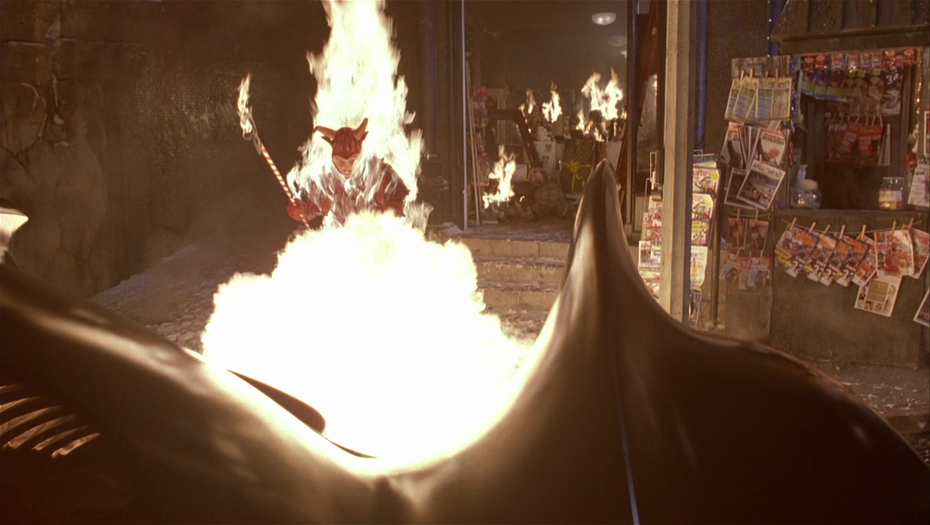 Batman Returns (1992), wide, 1.77:1 — film still