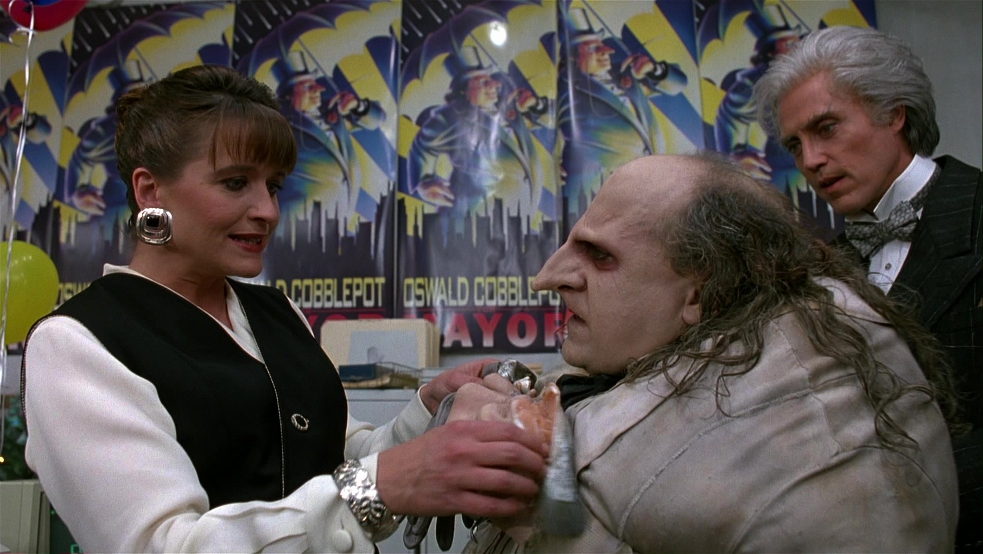 Batman Returns (1992), wide, 1.77:1 — film still