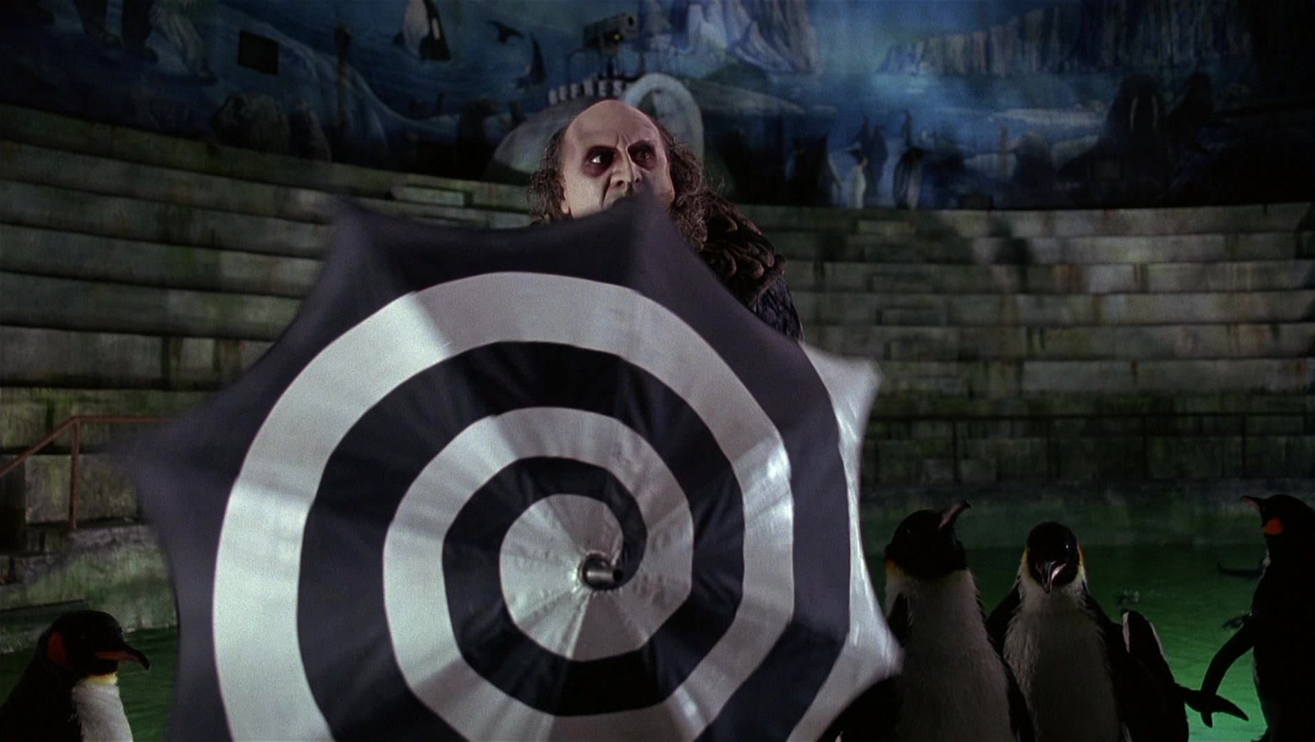 Batman Returns (1992), wide, 1.77:1 — film still