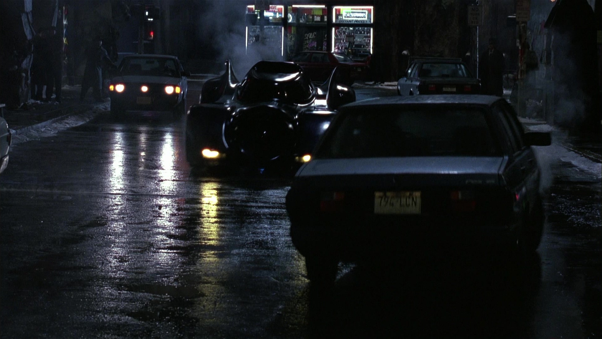 Batman Returns (1992), wide, 1.77:1 — film still