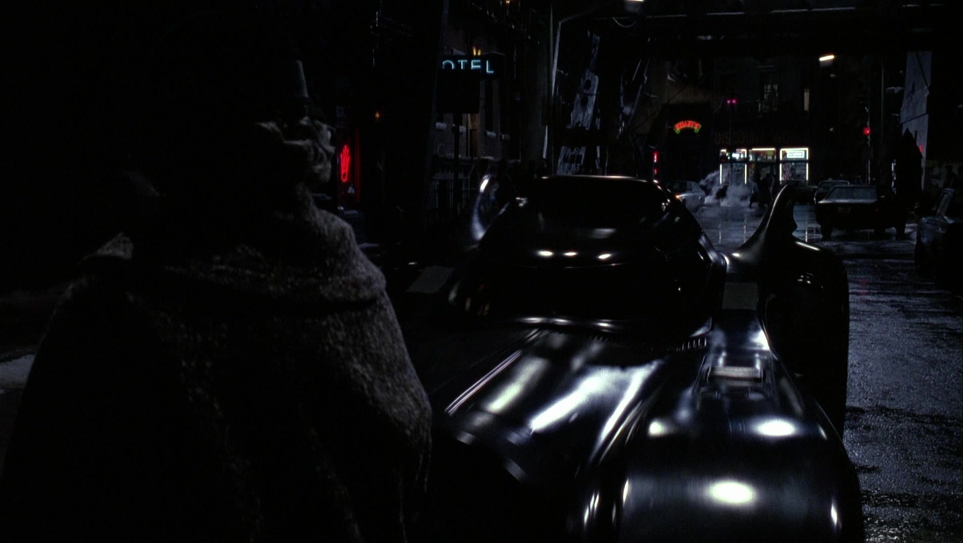 Batman Returns (1992), wide, 1.77:1 — film still