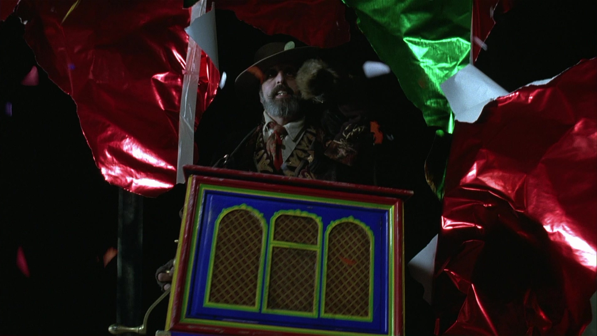 Batman Returns (1992), wide, 1.77:1 — film still