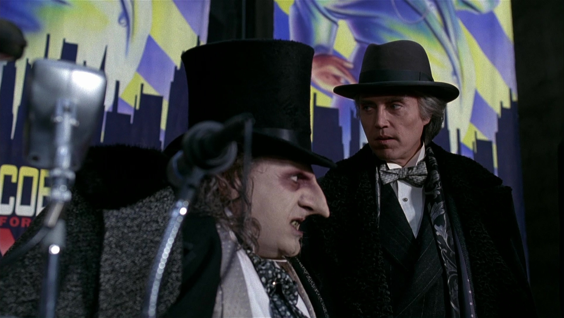 Batman Returns (1992), wide, 1.77:1 — film still