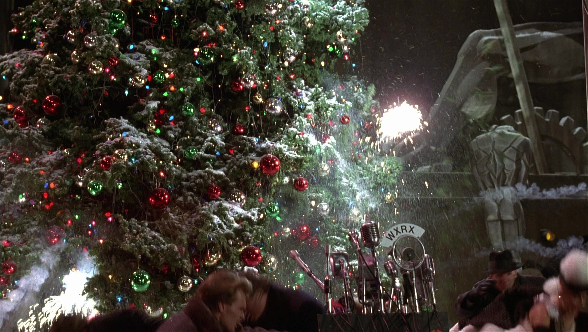 Batman Returns (1992), wide, 1.77:1 — film still