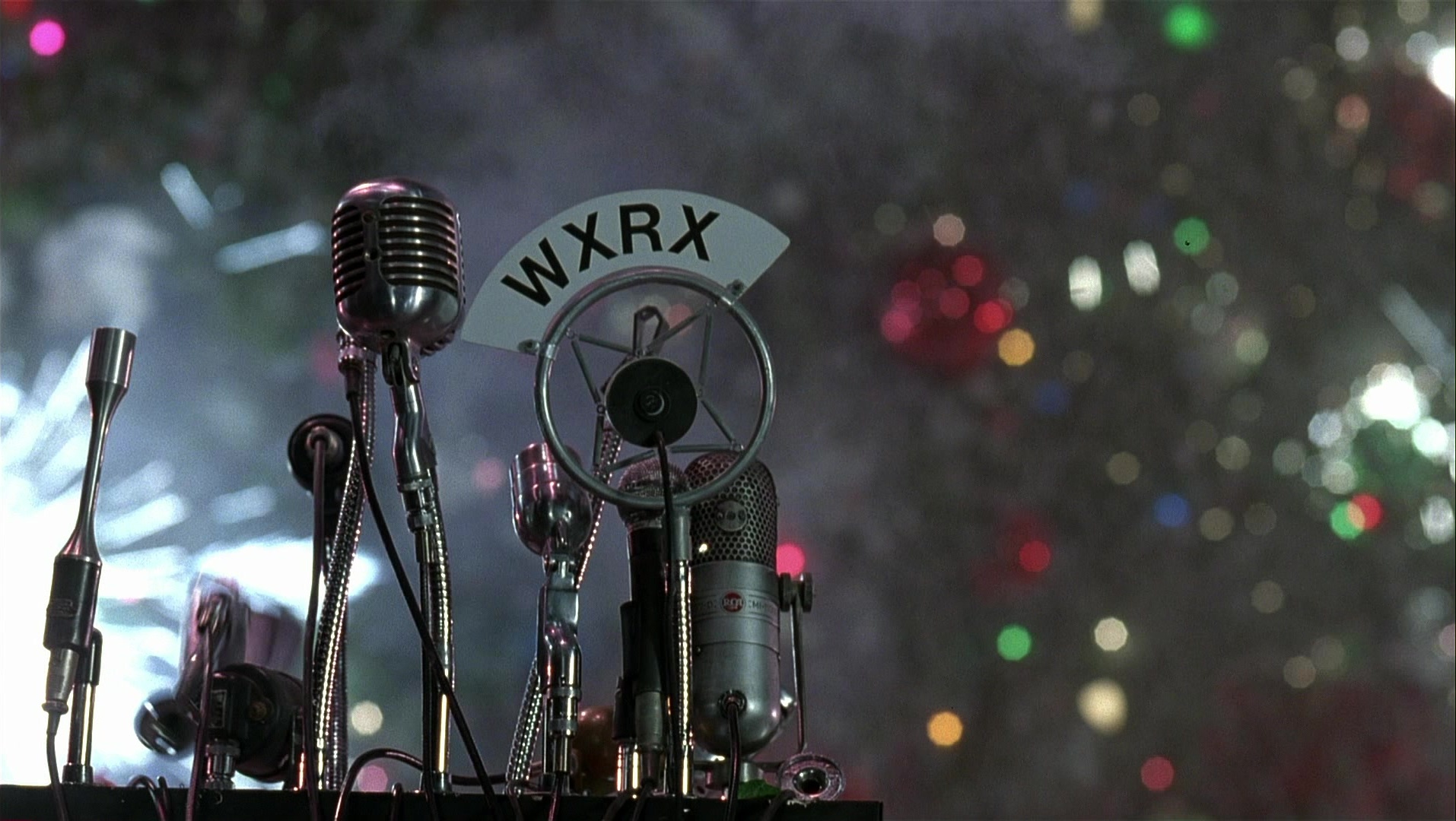 Batman Returns (1992), wide, 1.77:1 — film still