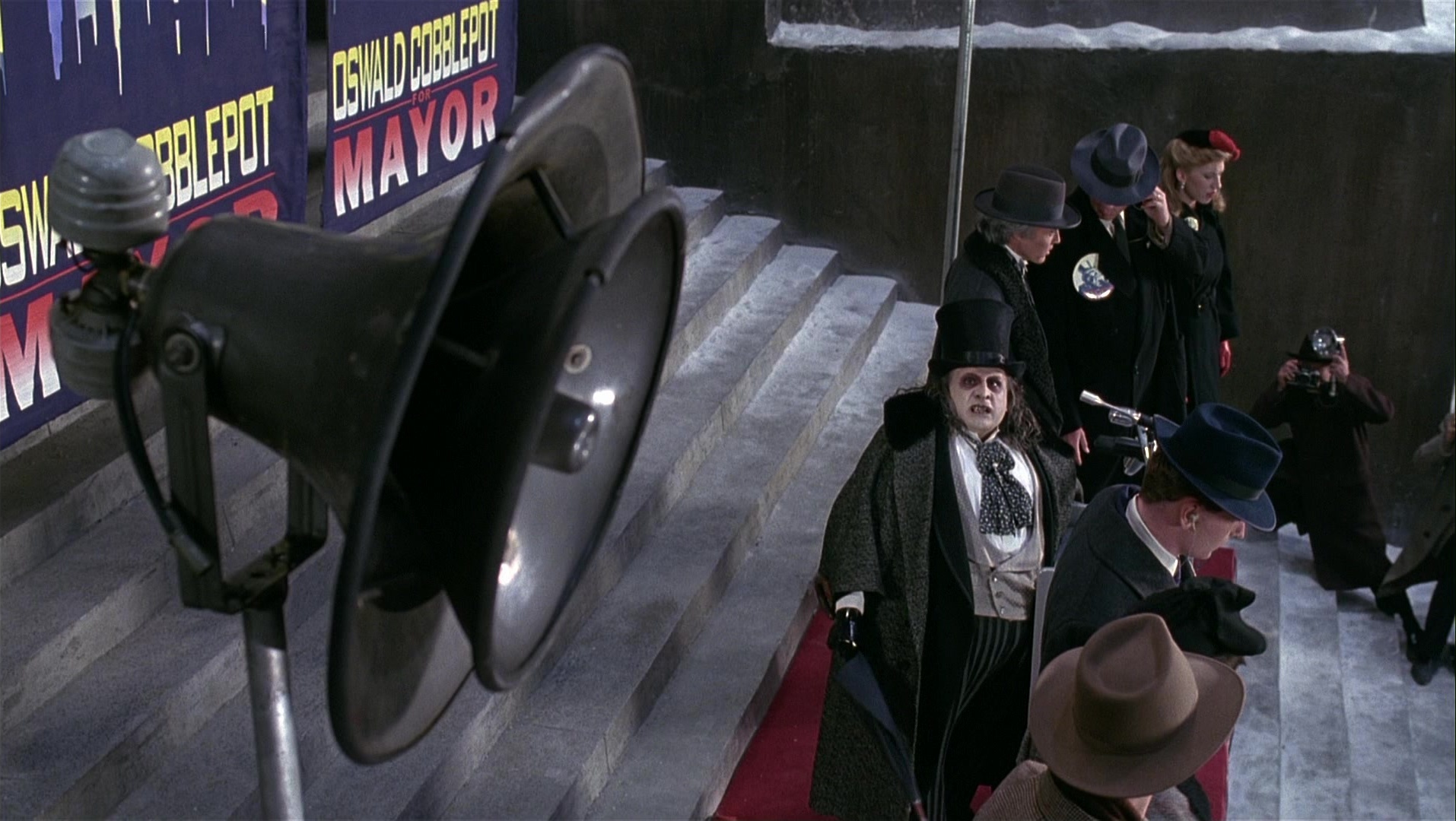 Batman Returns (1992), wide, 1.77:1 — film still