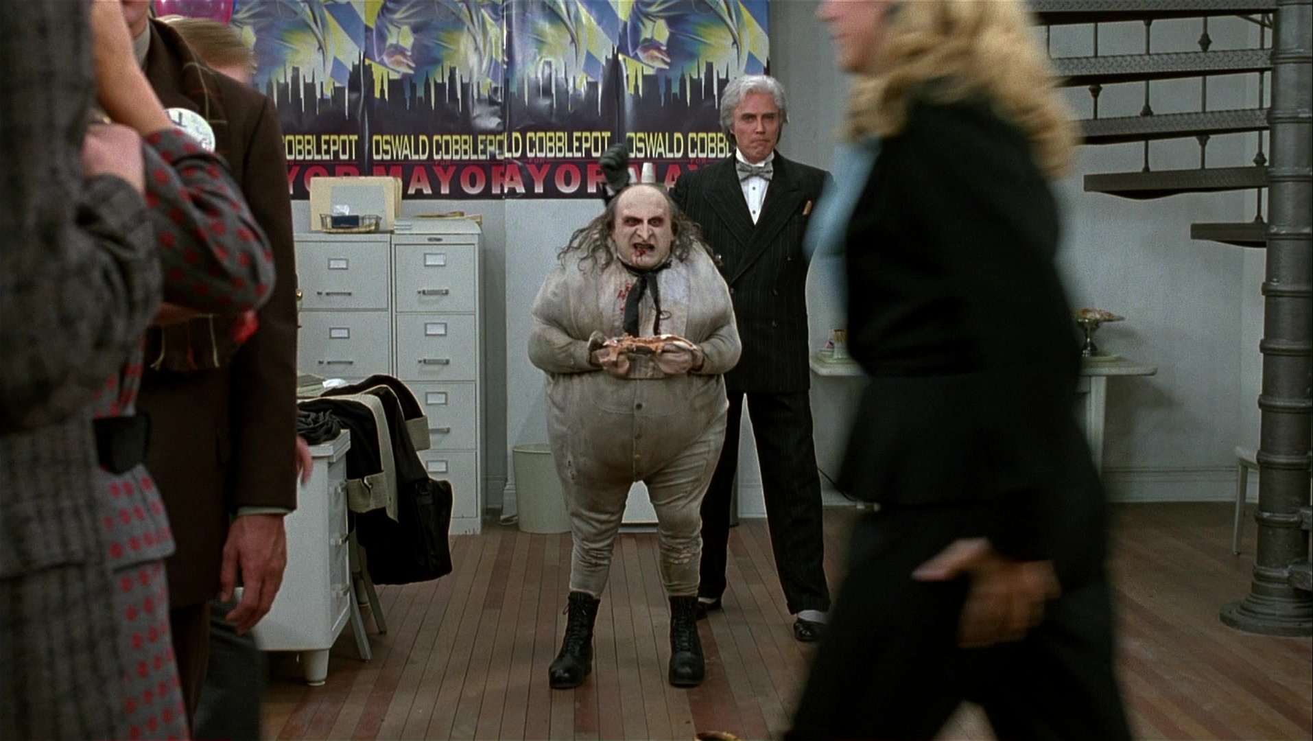 Batman Returns (1992), wide, 1.77:1 — film still