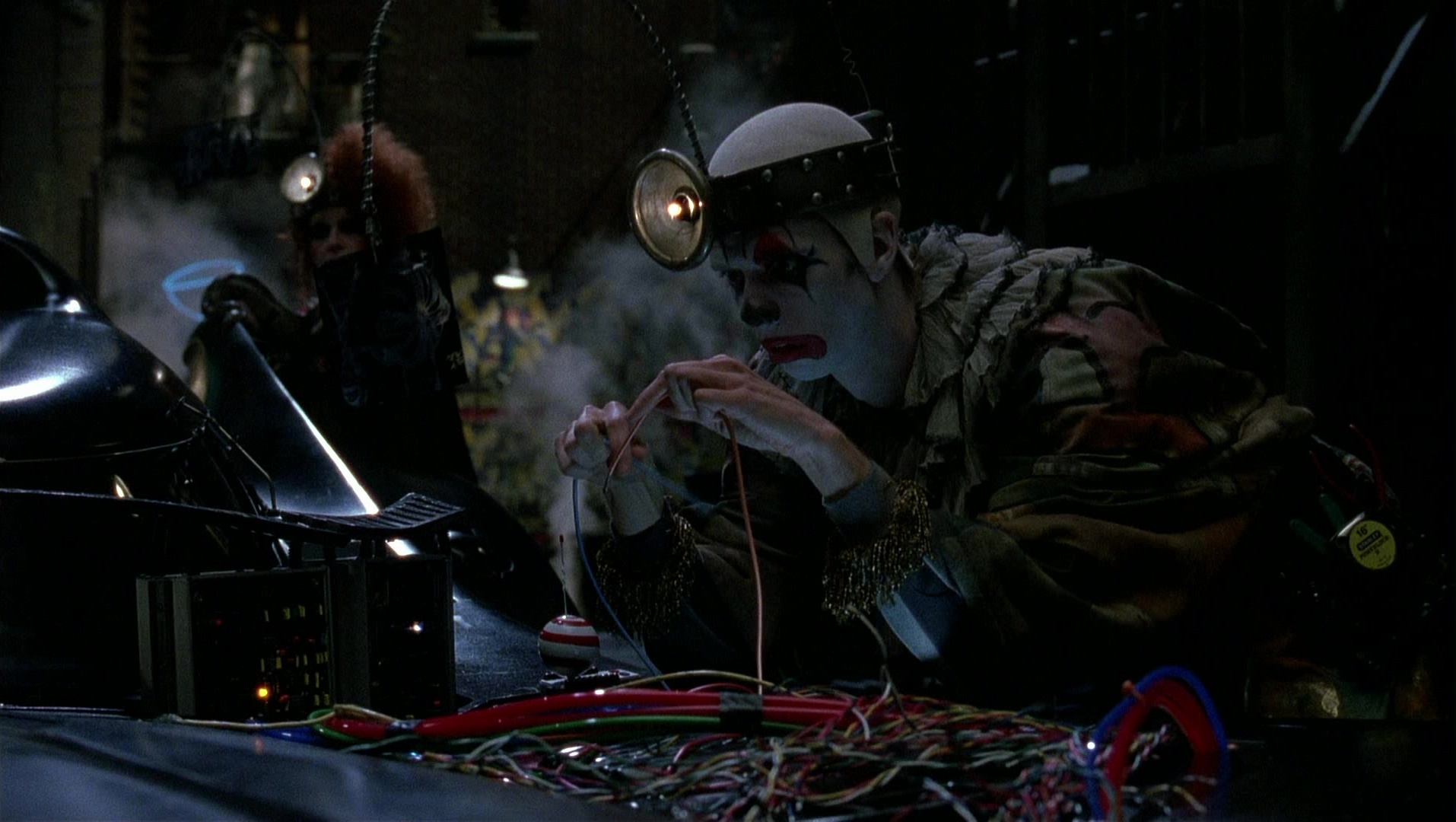 Batman Returns (1992), wide, 1.77:1 — film still