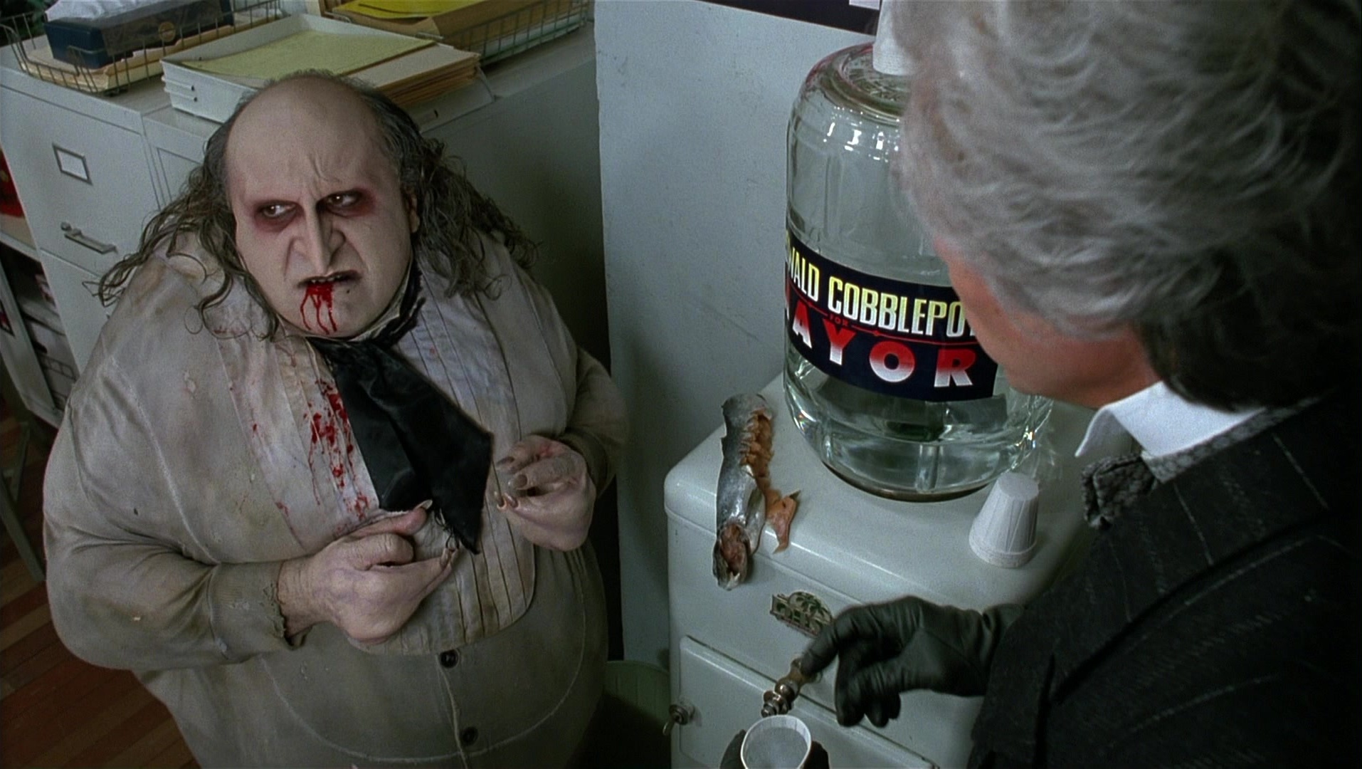 Batman Returns (1992), wide, 1.77:1 — film still