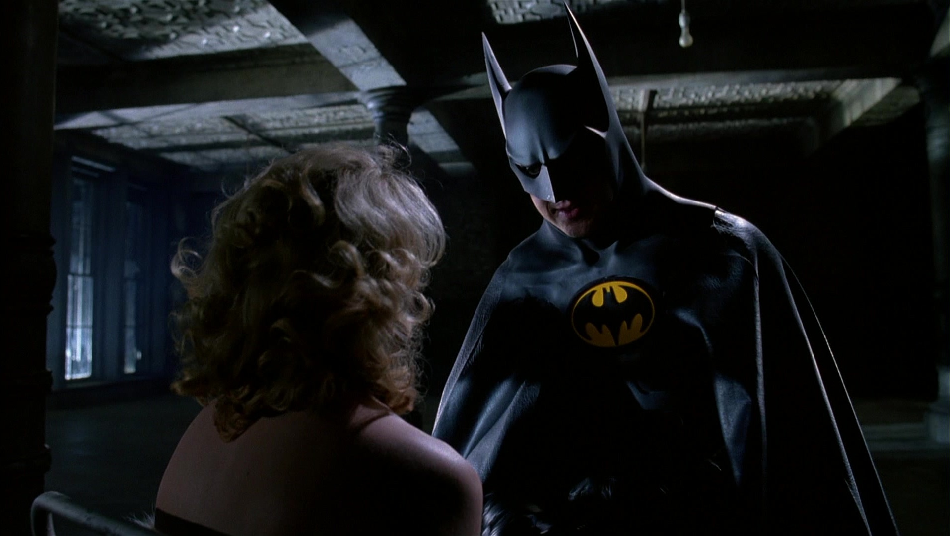 Batman Returns (1992), wide, 1.77:1 — film still