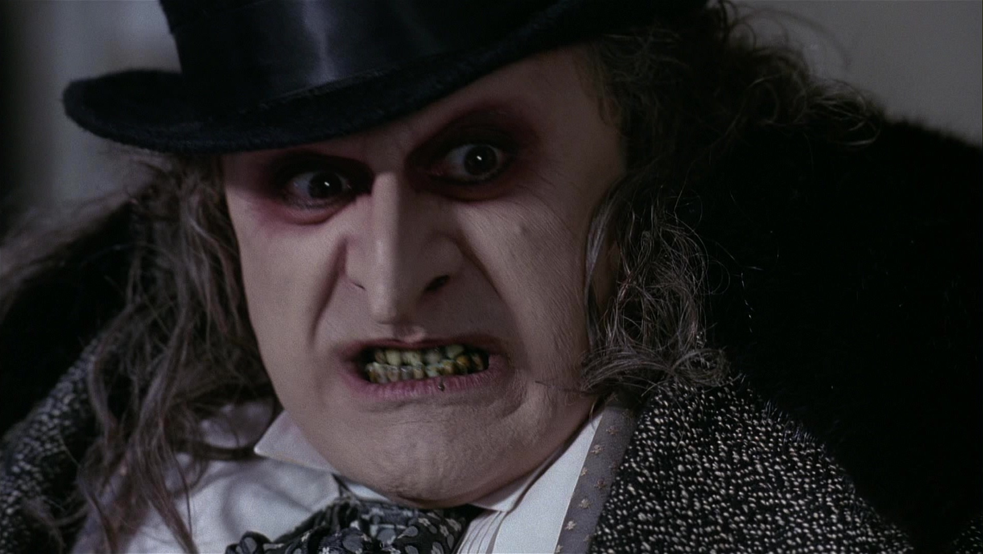 Batman Returns (1992), wide, 1.77:1 — film still