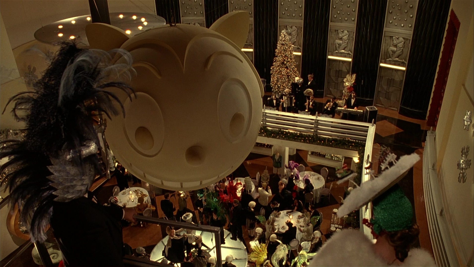 Batman Returns (1992), unknown, 1.77:1 — film still