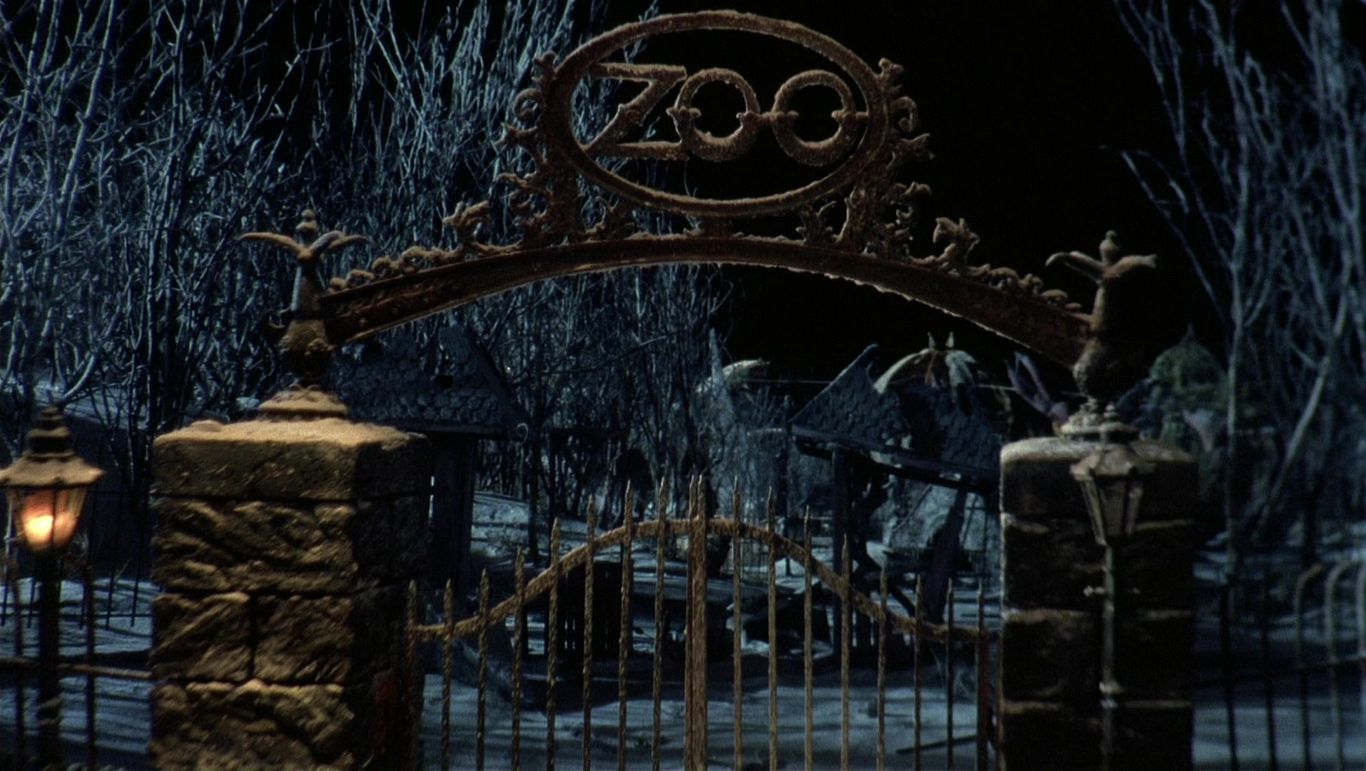 Batman Returns (1992), wide, 1.77:1 — film still