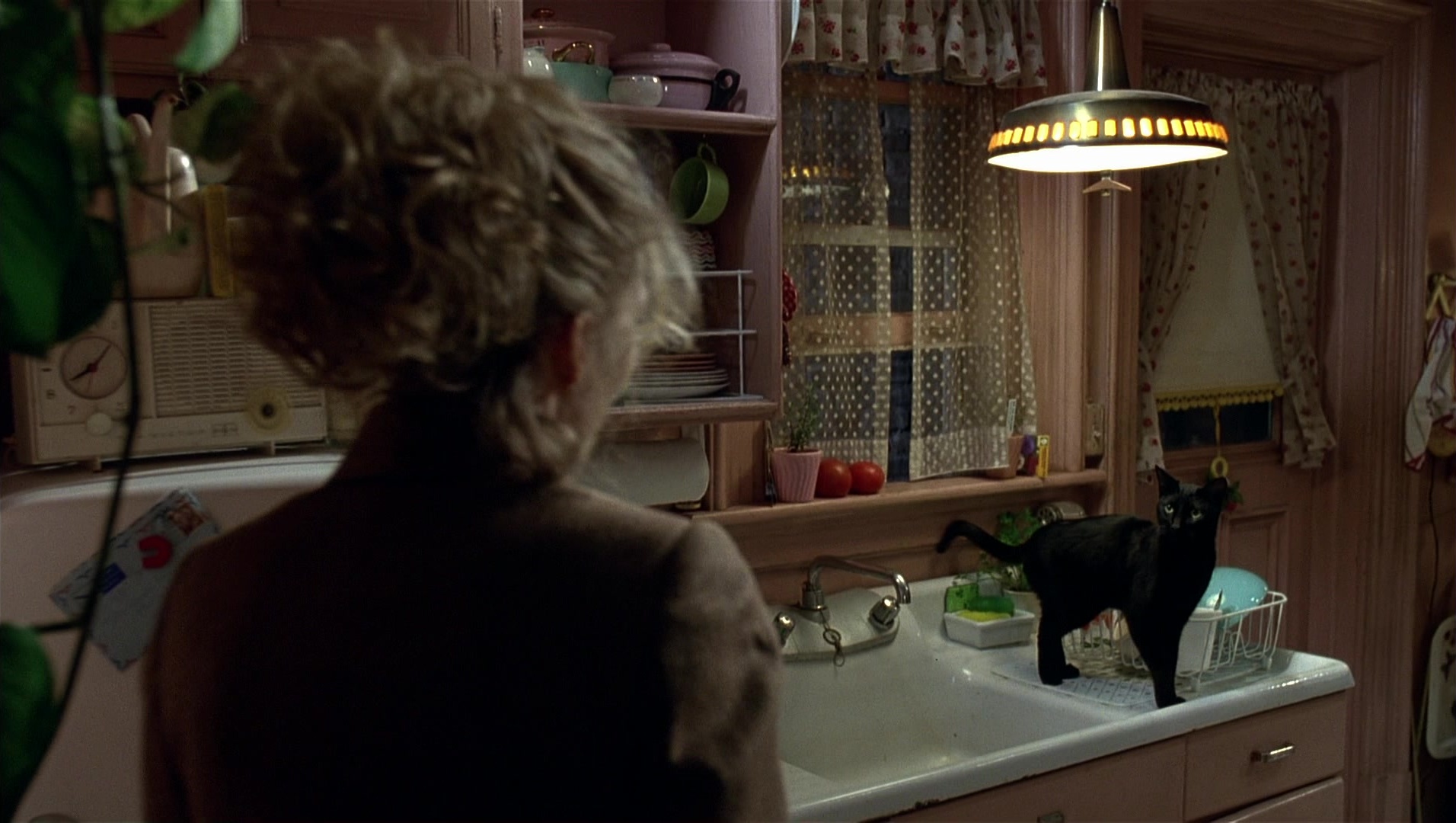 Batman Returns (1992), unknown, 1.77:1 — film still