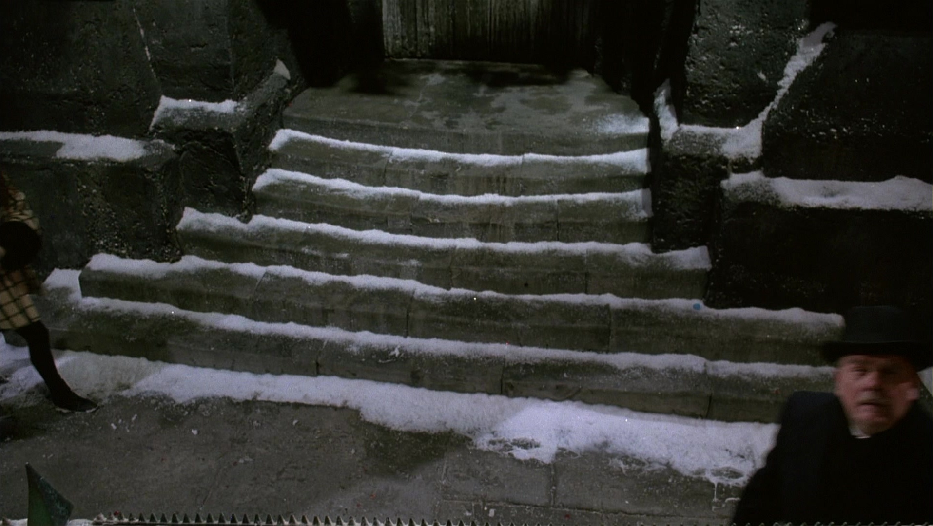 Batman Returns (1992), wide, 1.77:1 — film still