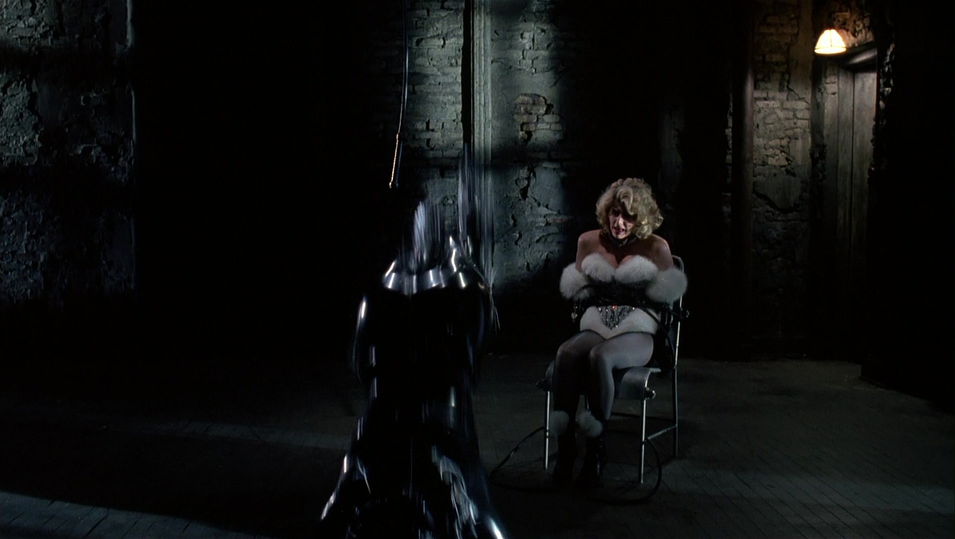 Batman Returns (1992), wide, 1.77:1 — film still