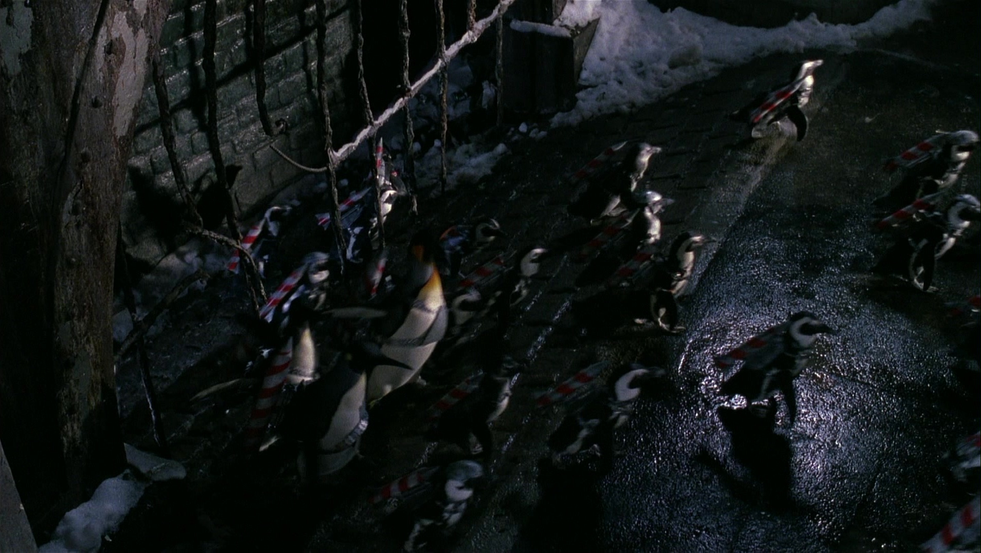 Batman Returns (1992), wide, 1.77:1 — film still