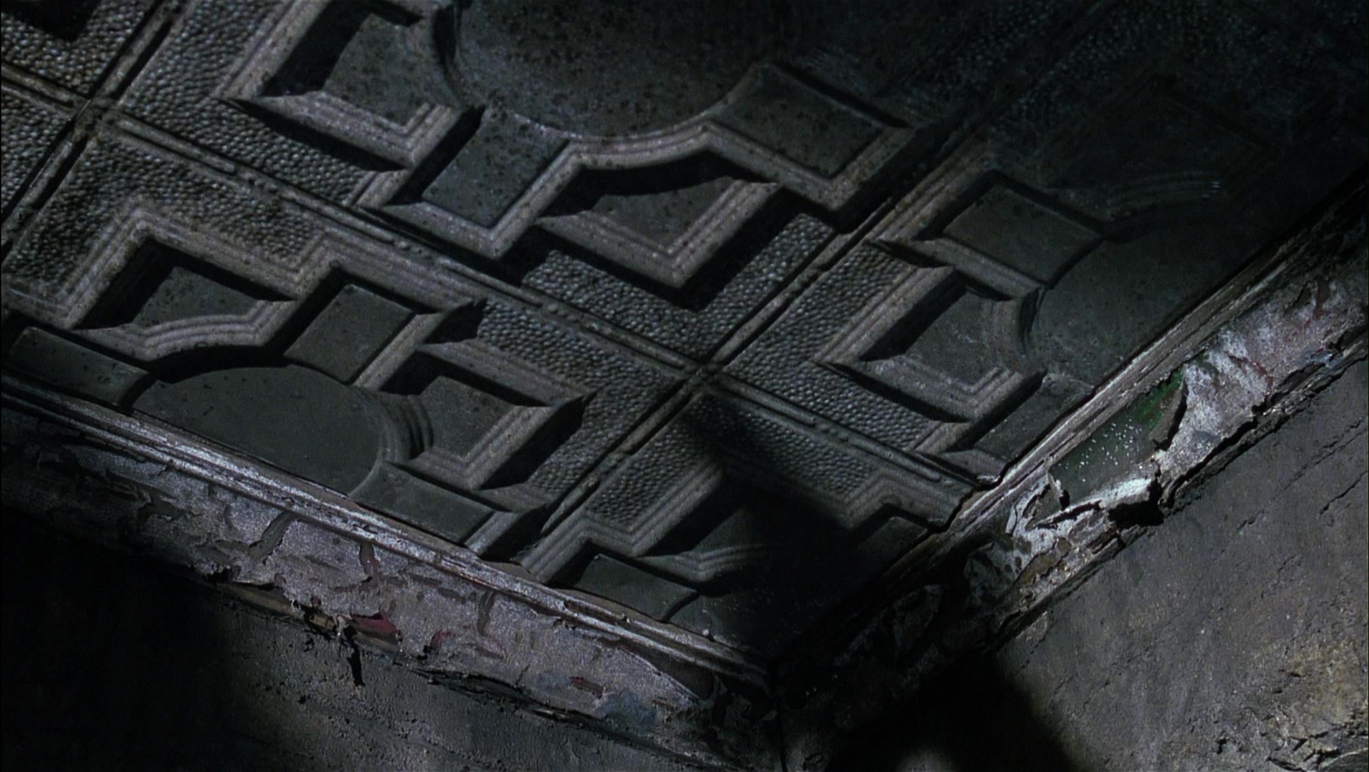 Batman Returns (1992), wide, 1.77:1 — film still