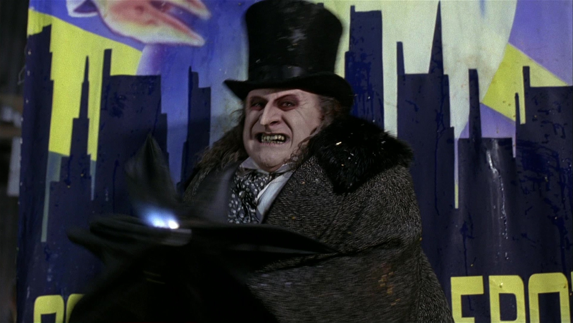 Batman Returns (1992), wide, 1.77:1 — film still